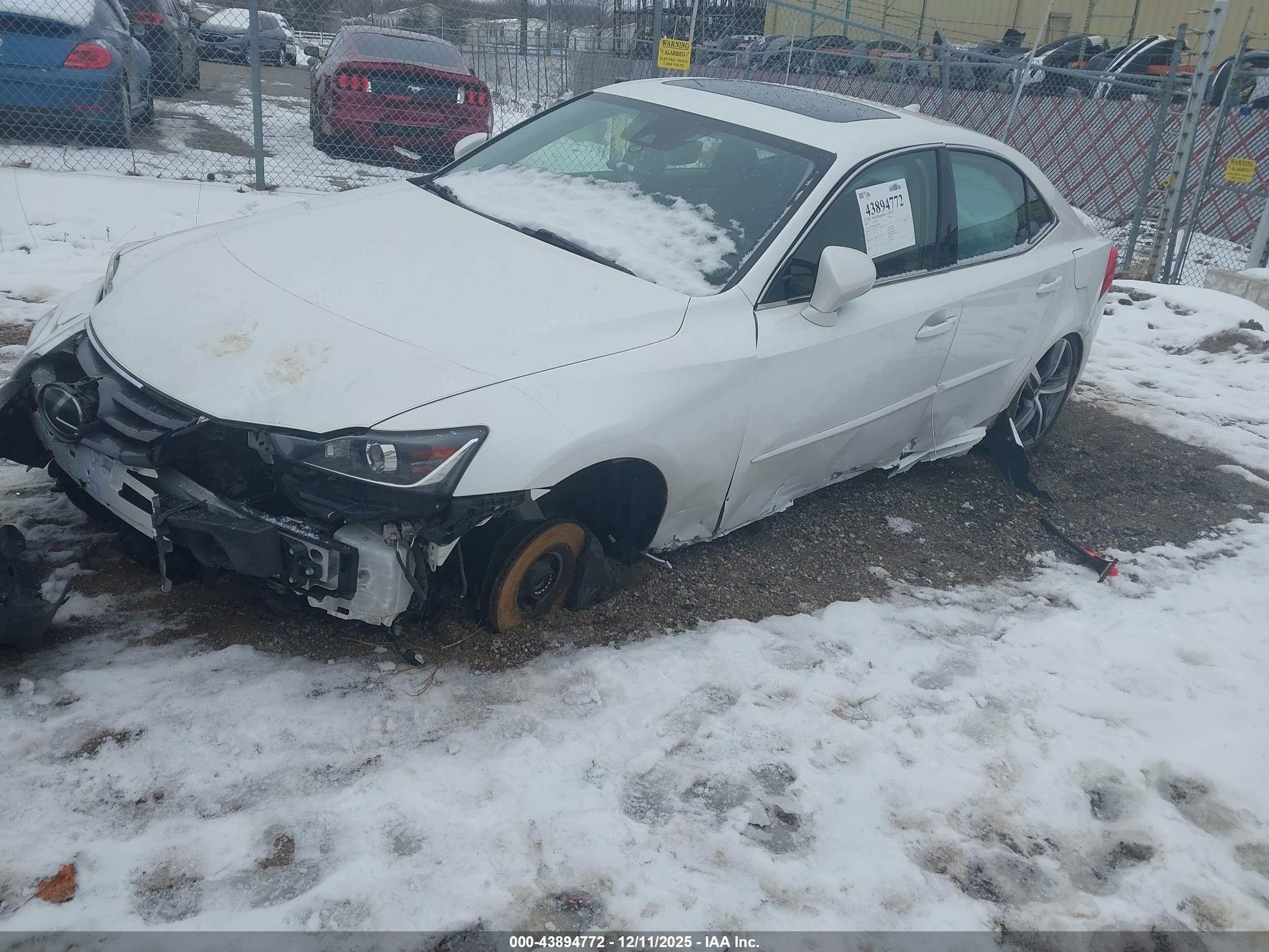LEXUS IS image 2