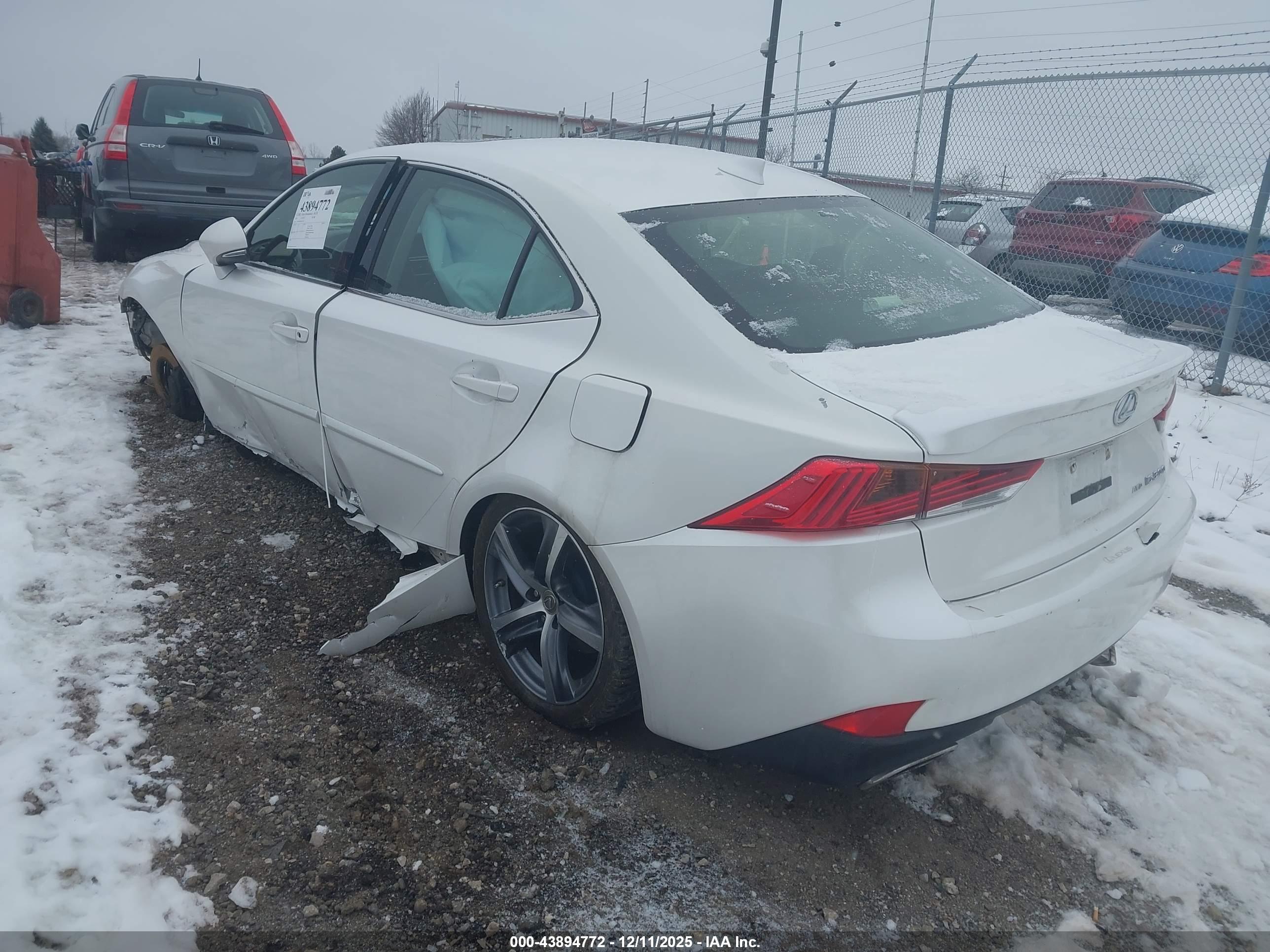 LEXUS IS image 3