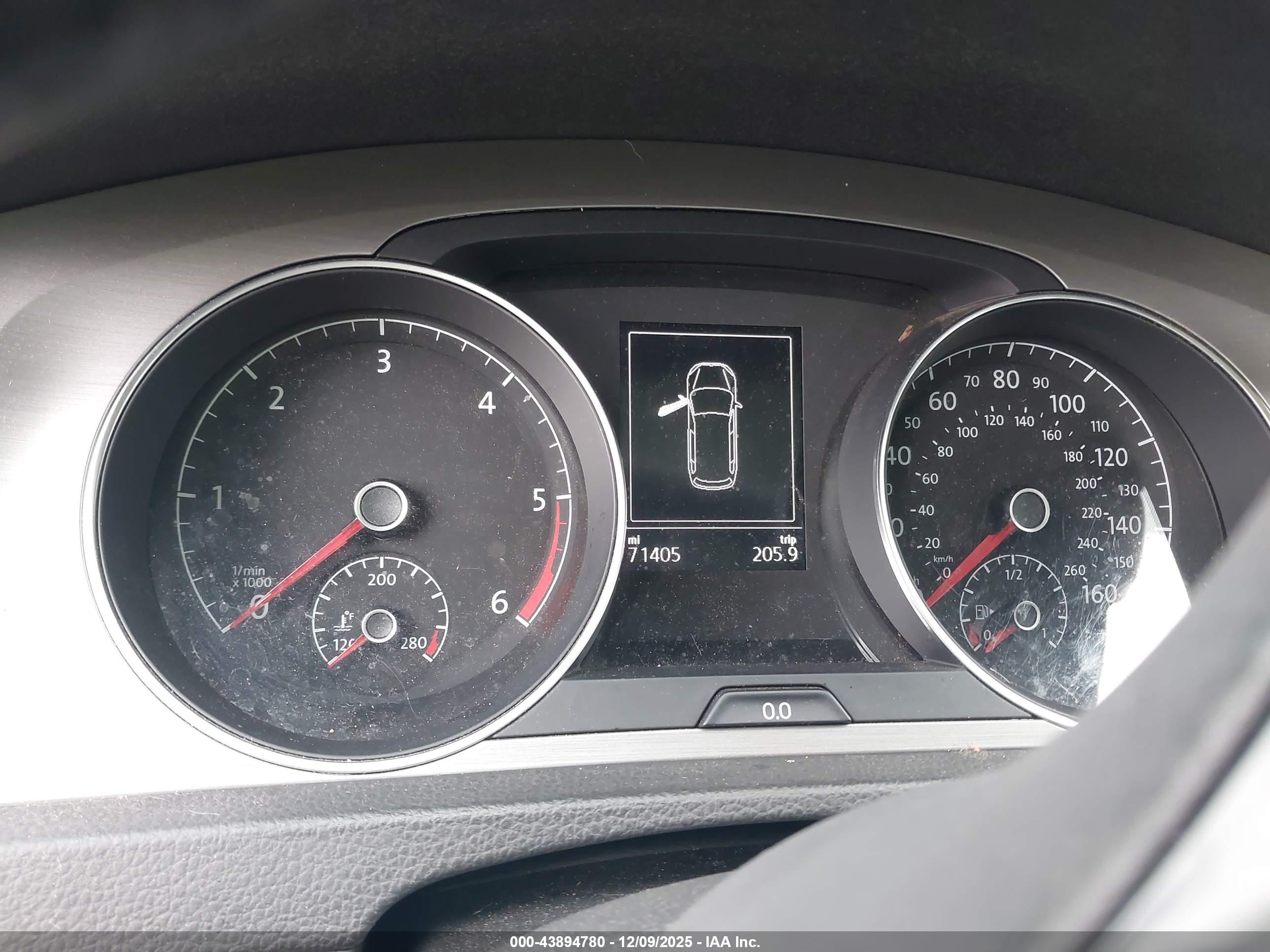 VOLKSWAGEN GOLF image 7