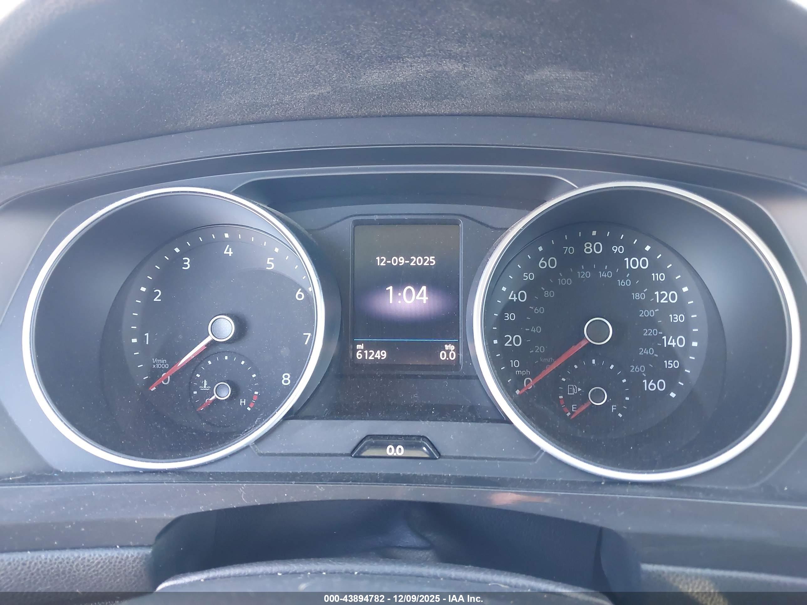 VOLKSWAGEN TIGUAN image 7