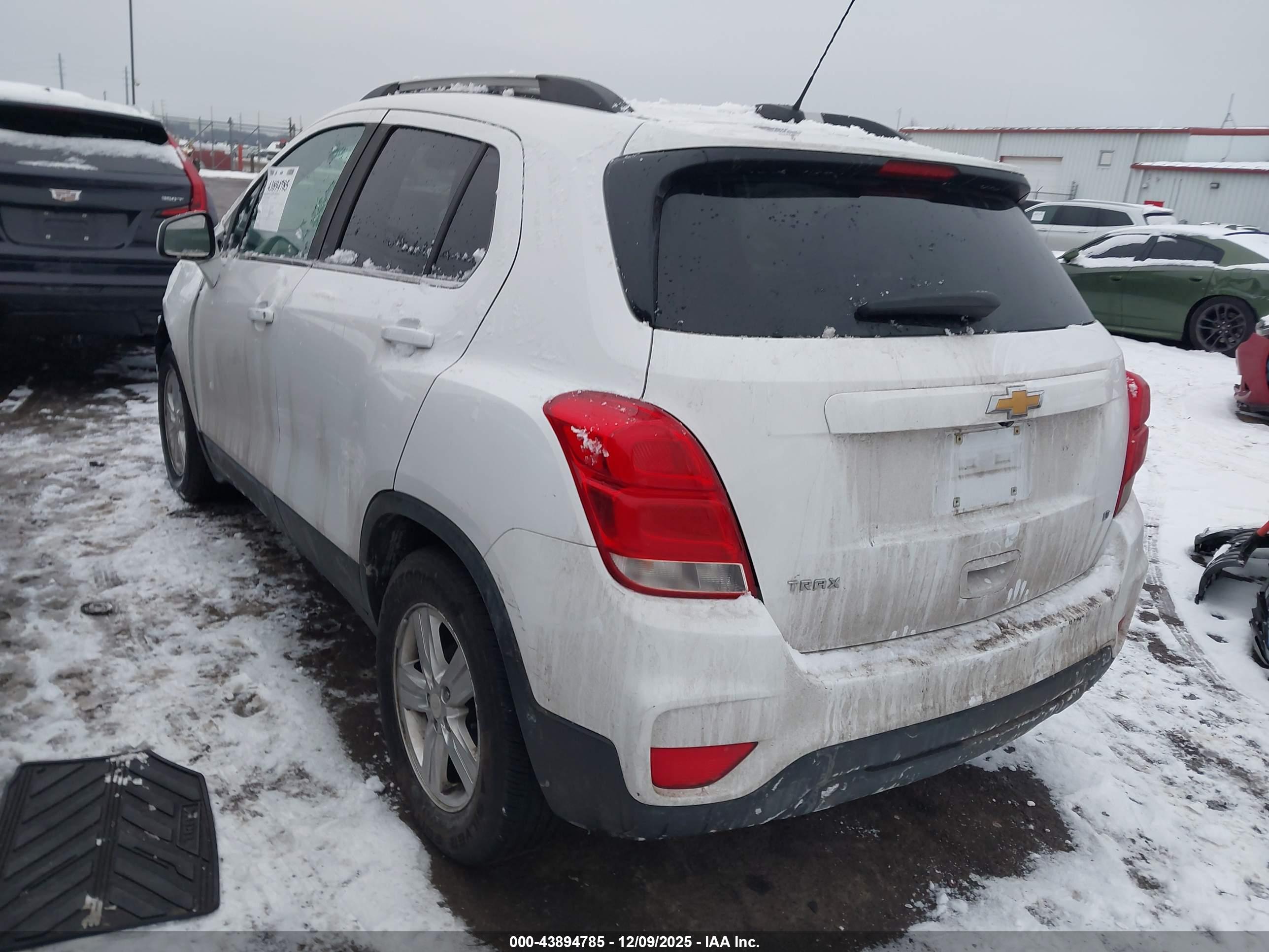 CHEVROLET TRAX image 3