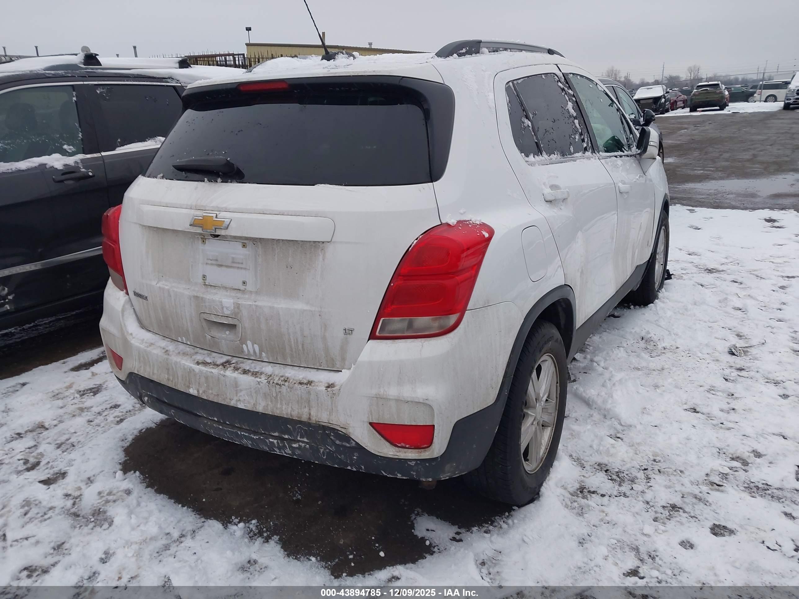 CHEVROLET TRAX image 4