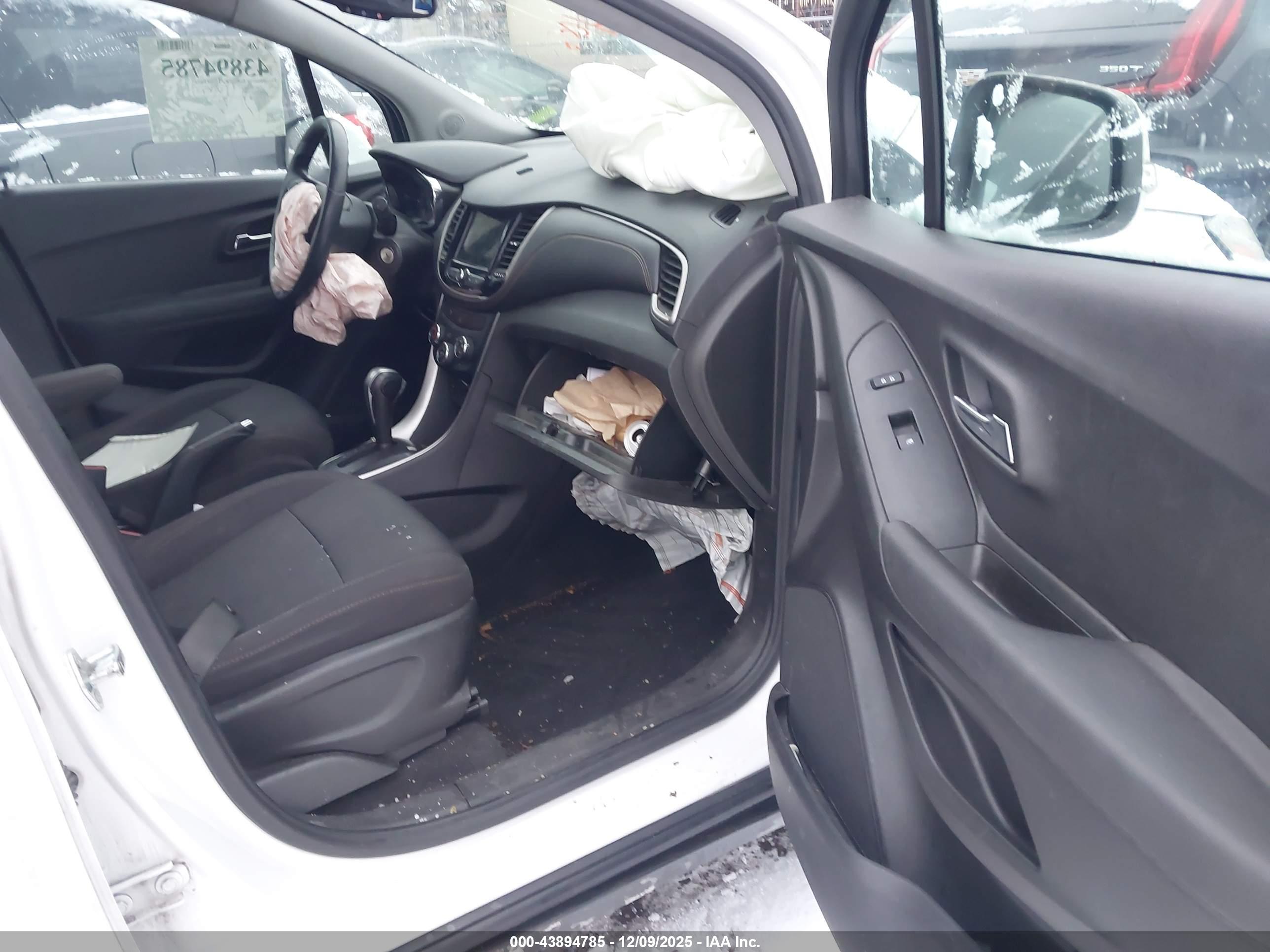CHEVROLET TRAX image 5
