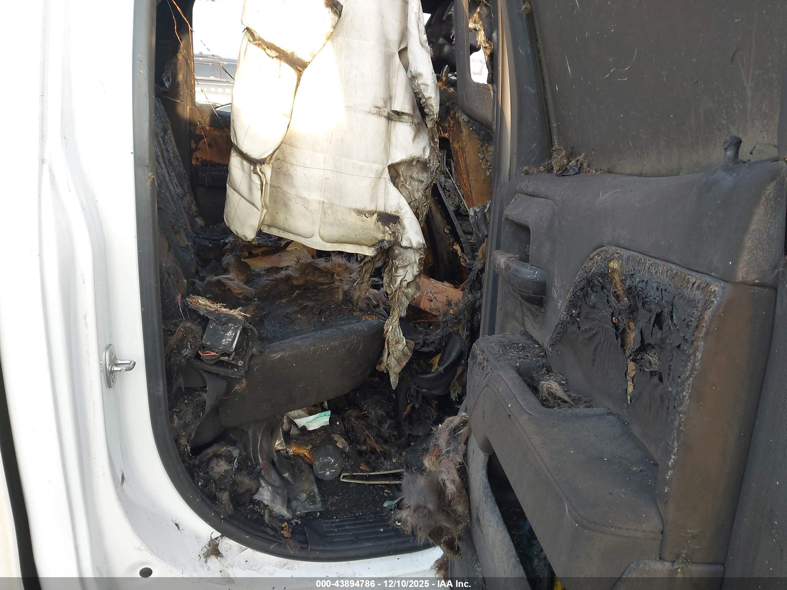 GMC SIERRA image 8