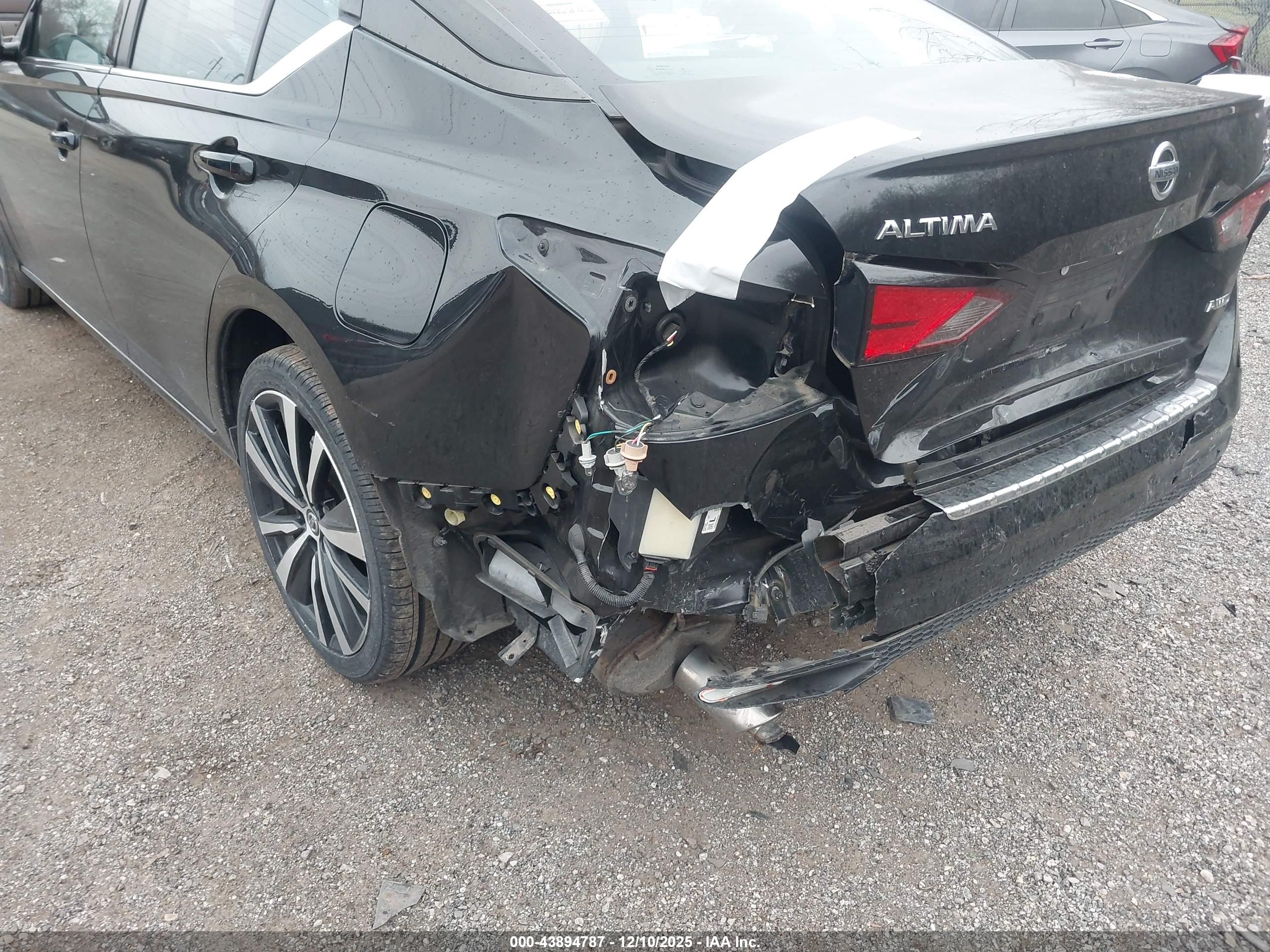 NISSAN ALTIMA image 6