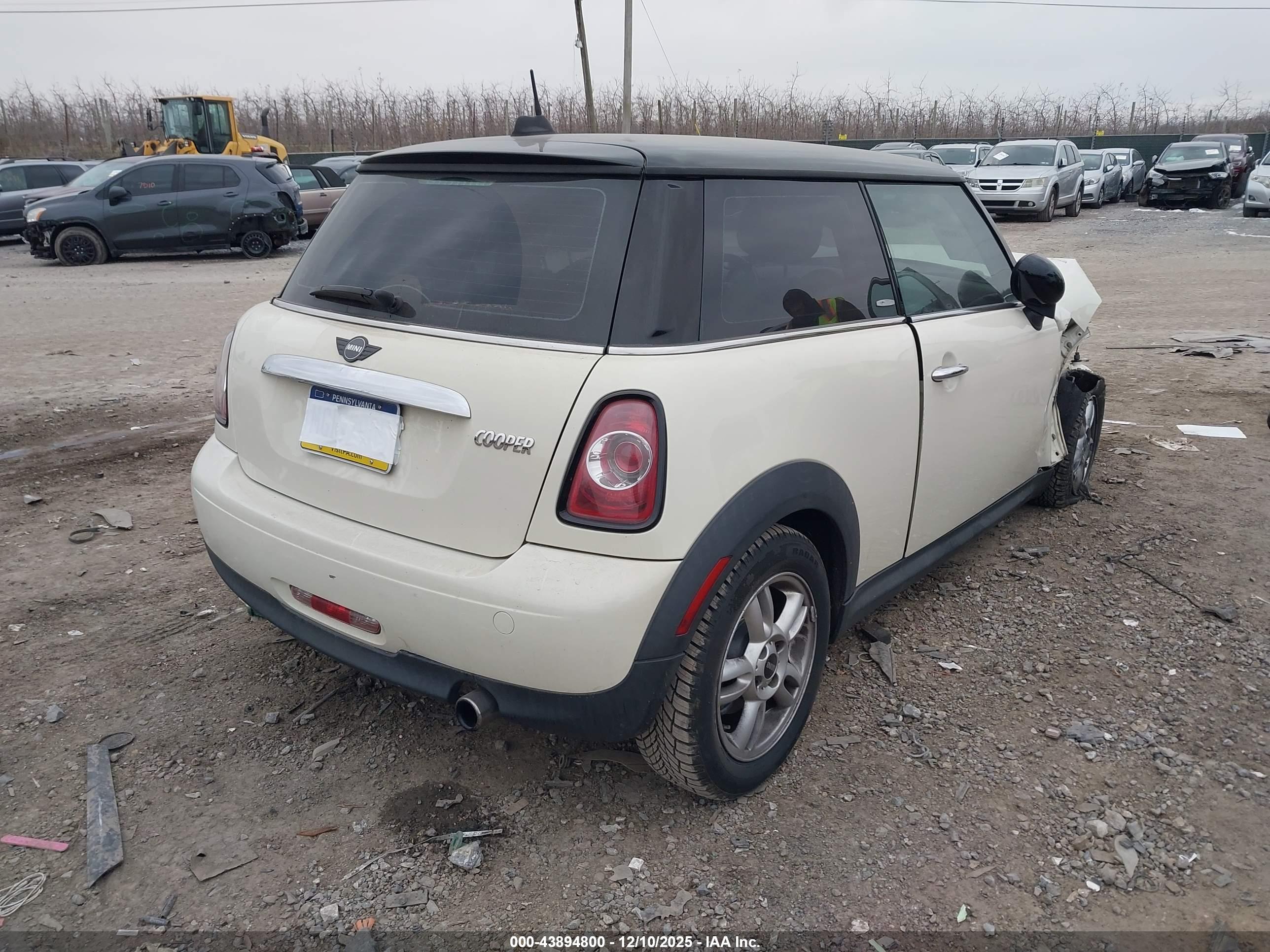 MINI COOPER image 4