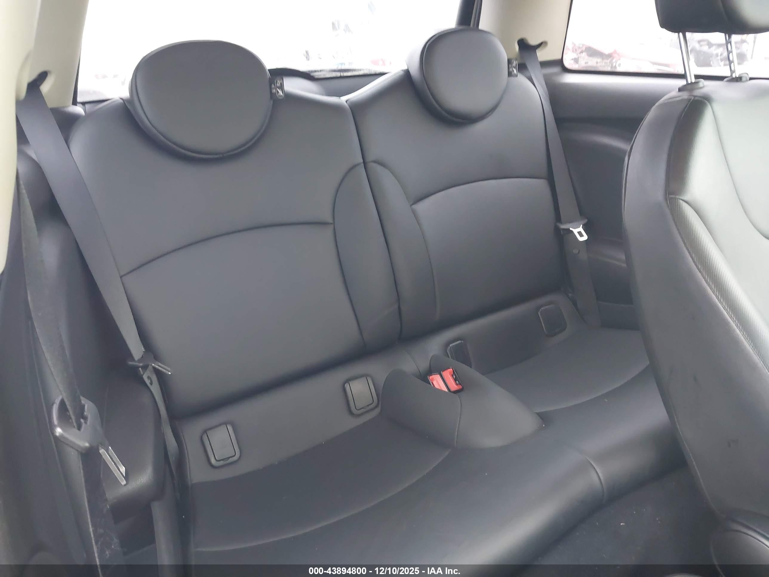 MINI COOPER image 8