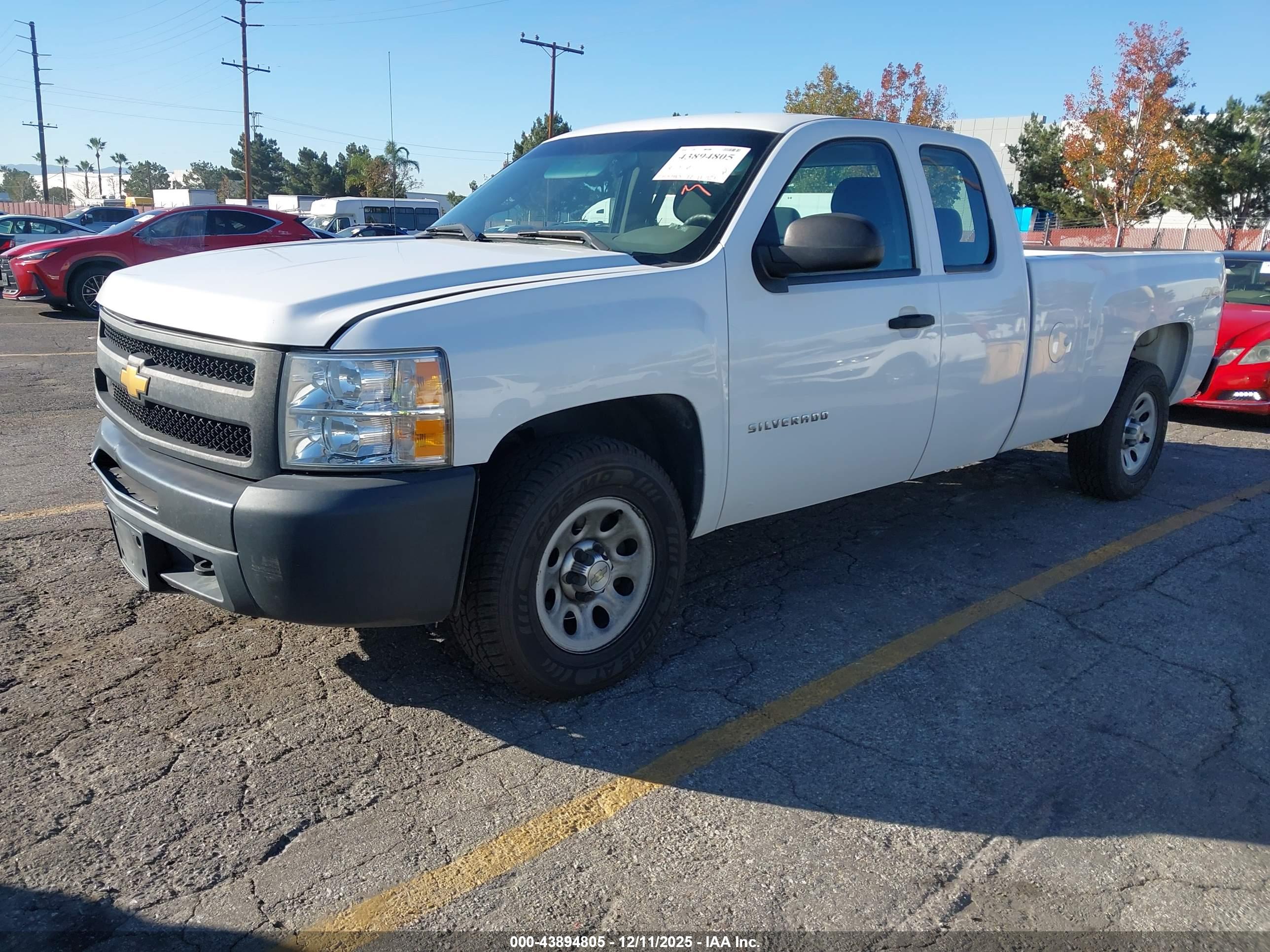 CHEVROLET SILVERADO image 2