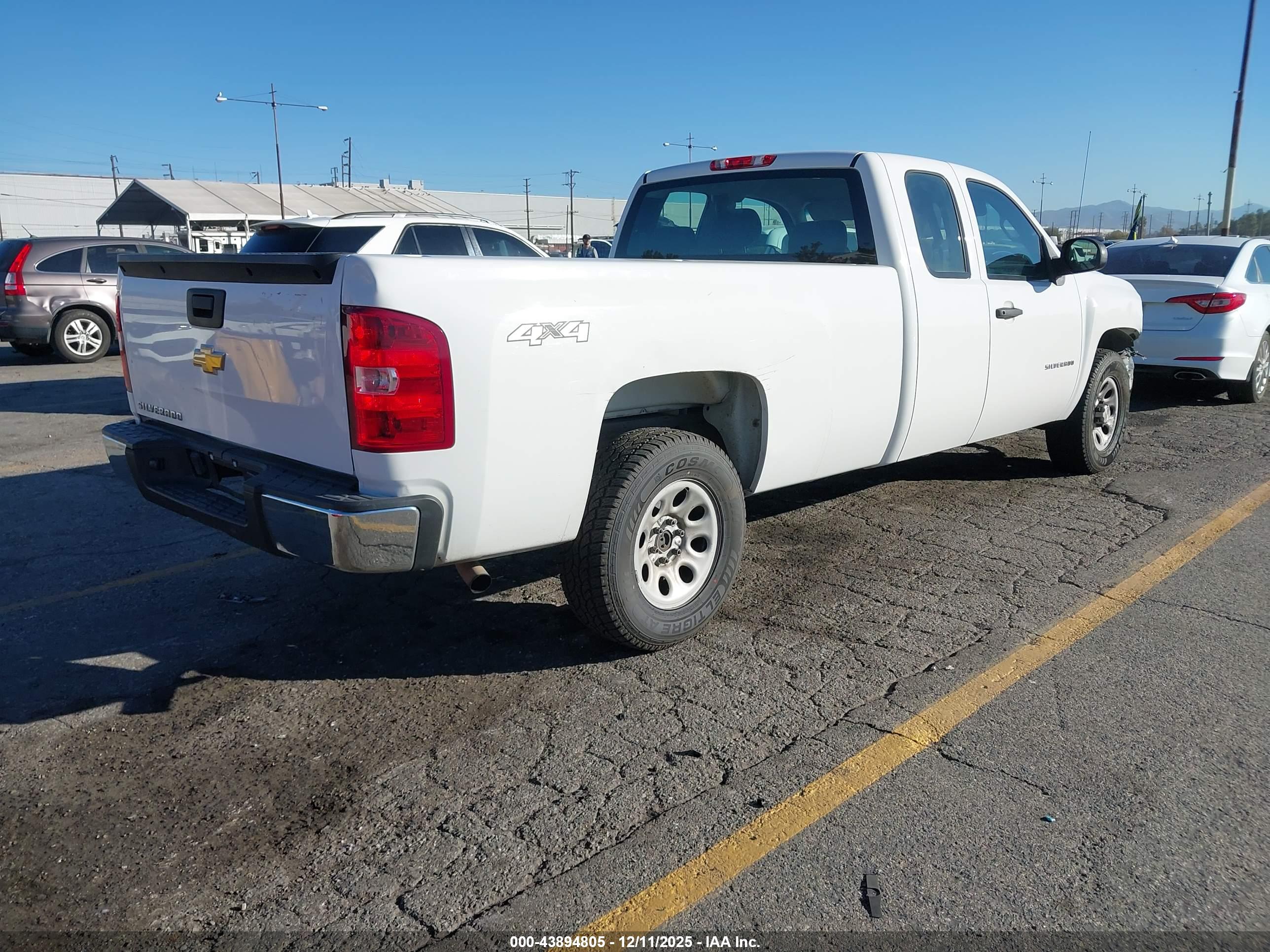 CHEVROLET SILVERADO image 4