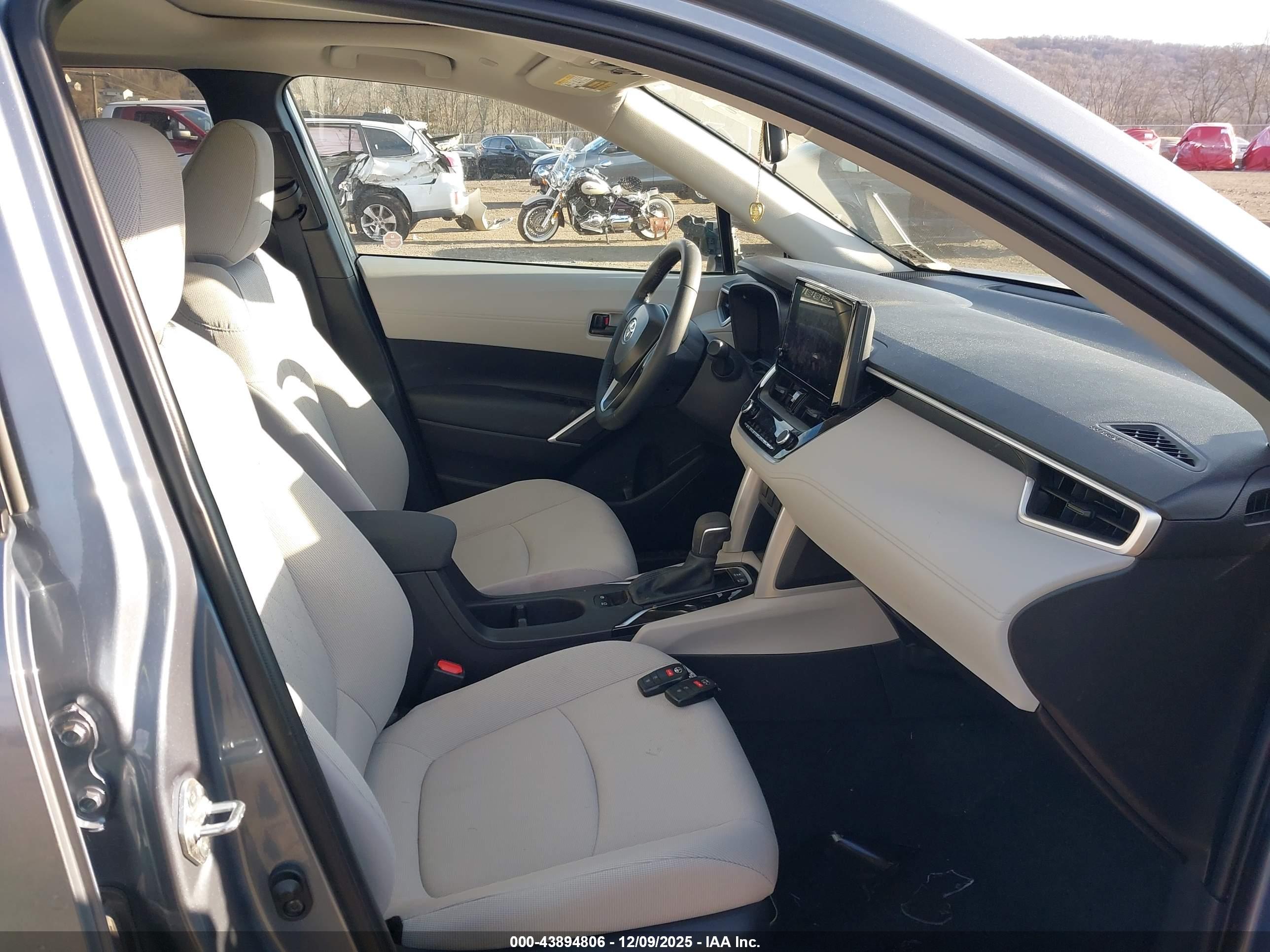 TOYOTA COROLLA image 5