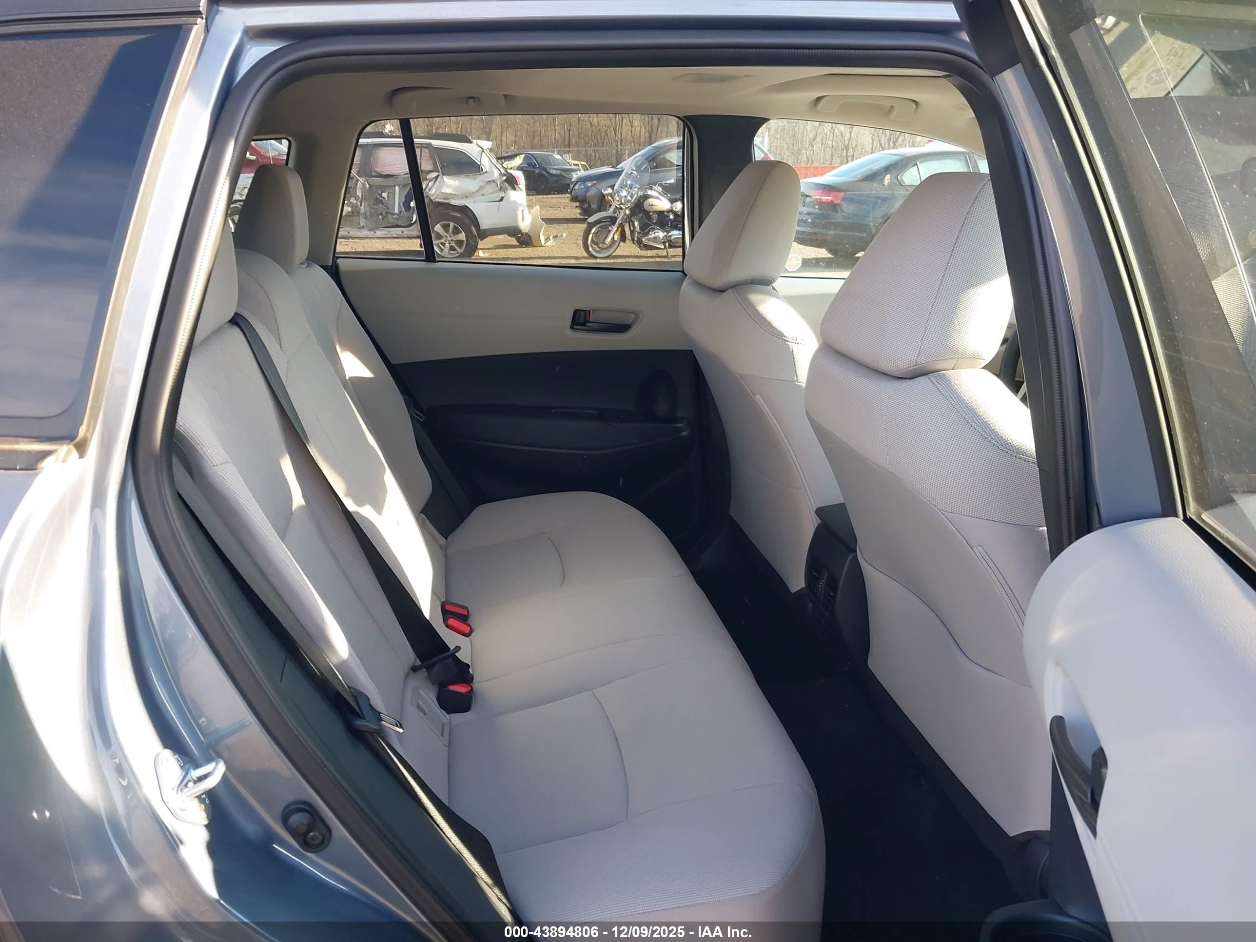 TOYOTA COROLLA image 8