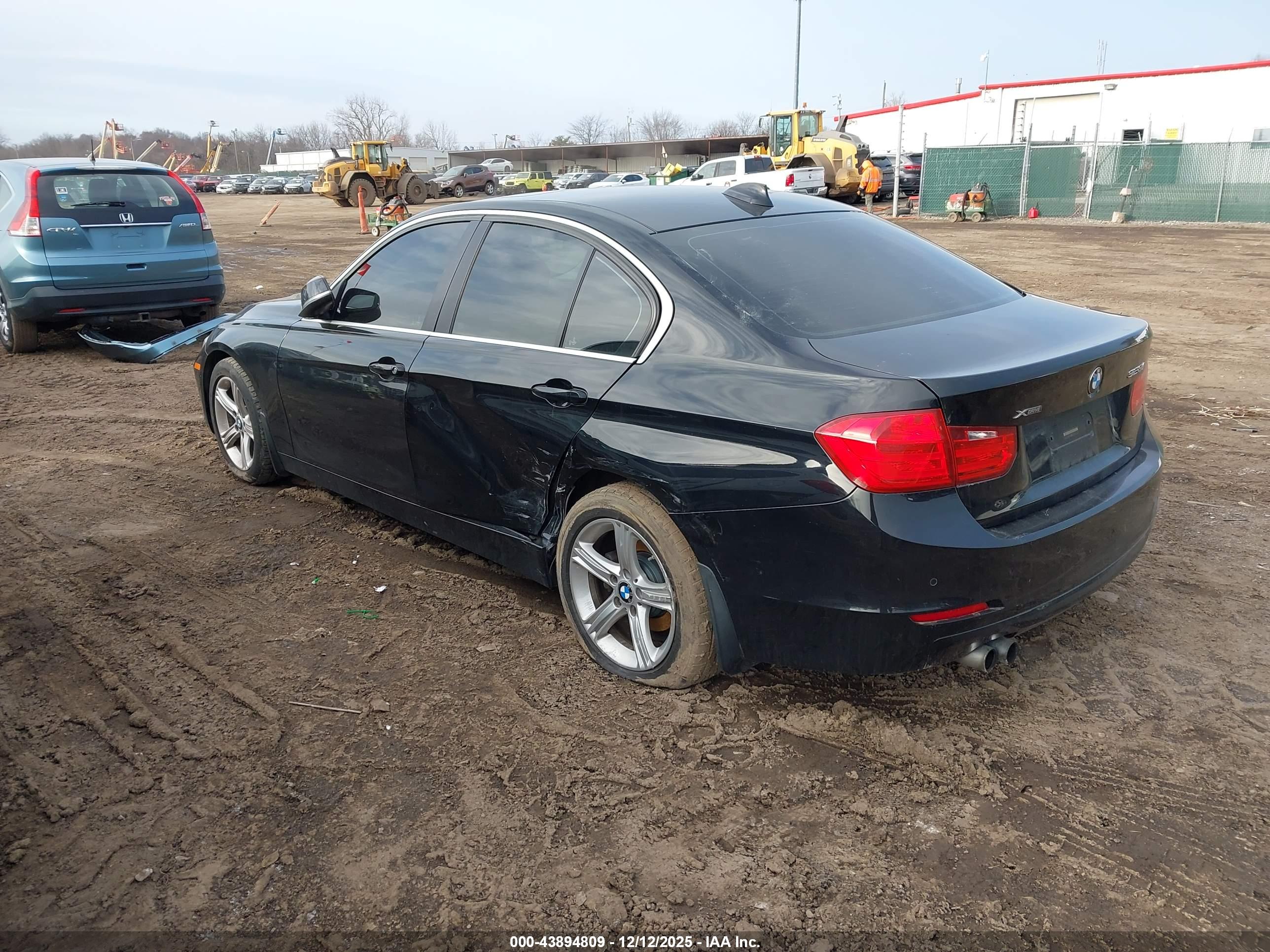 BMW 328I image 3