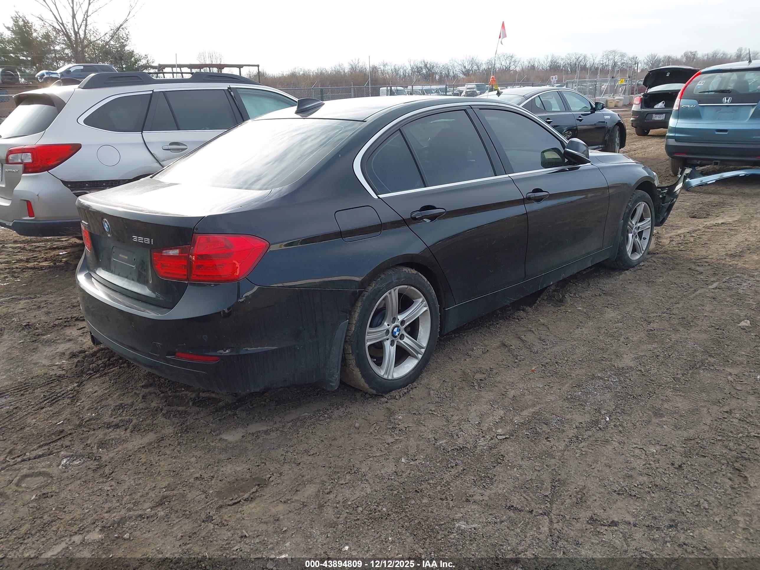 BMW 328I image 4