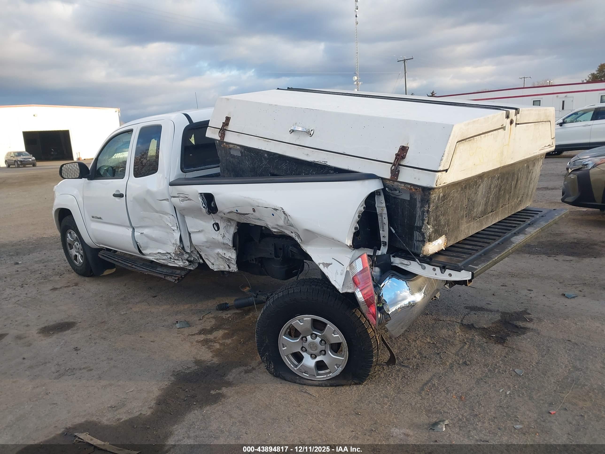TOYOTA TACOMA image 3