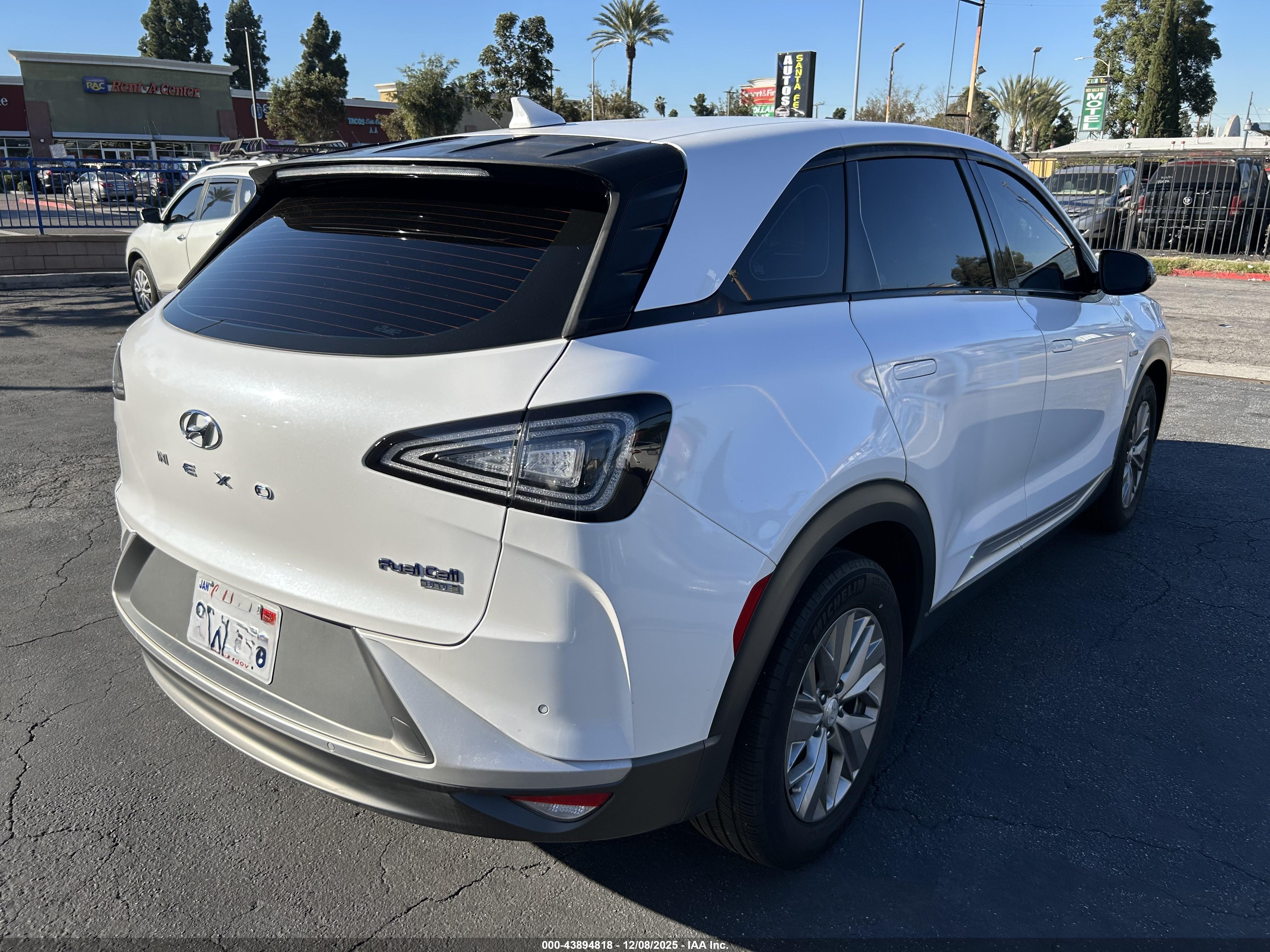 HYUNDAI NEXO image 4