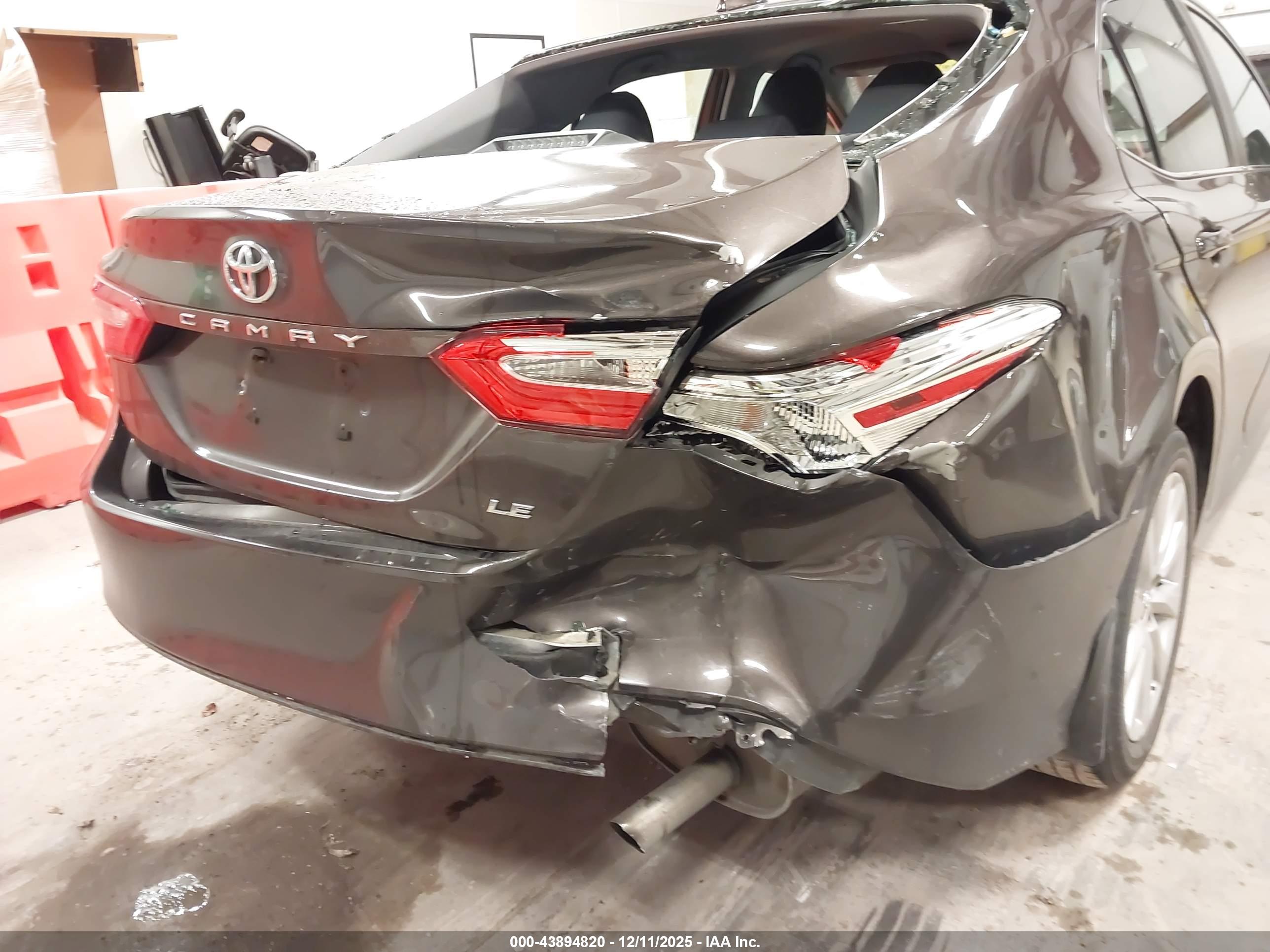 TOYOTA CAMRY image 6