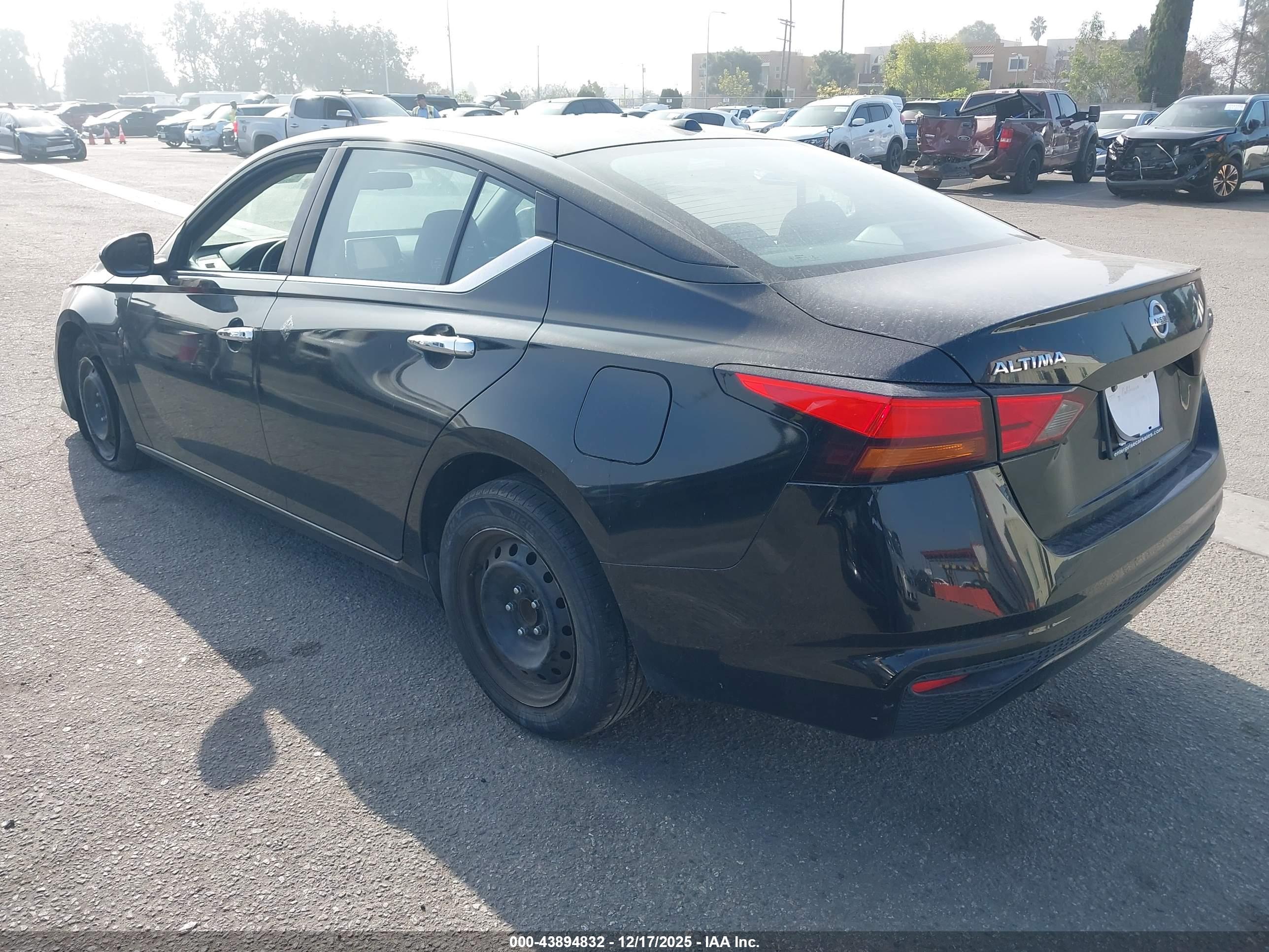 NISSAN ALTIMA image 3