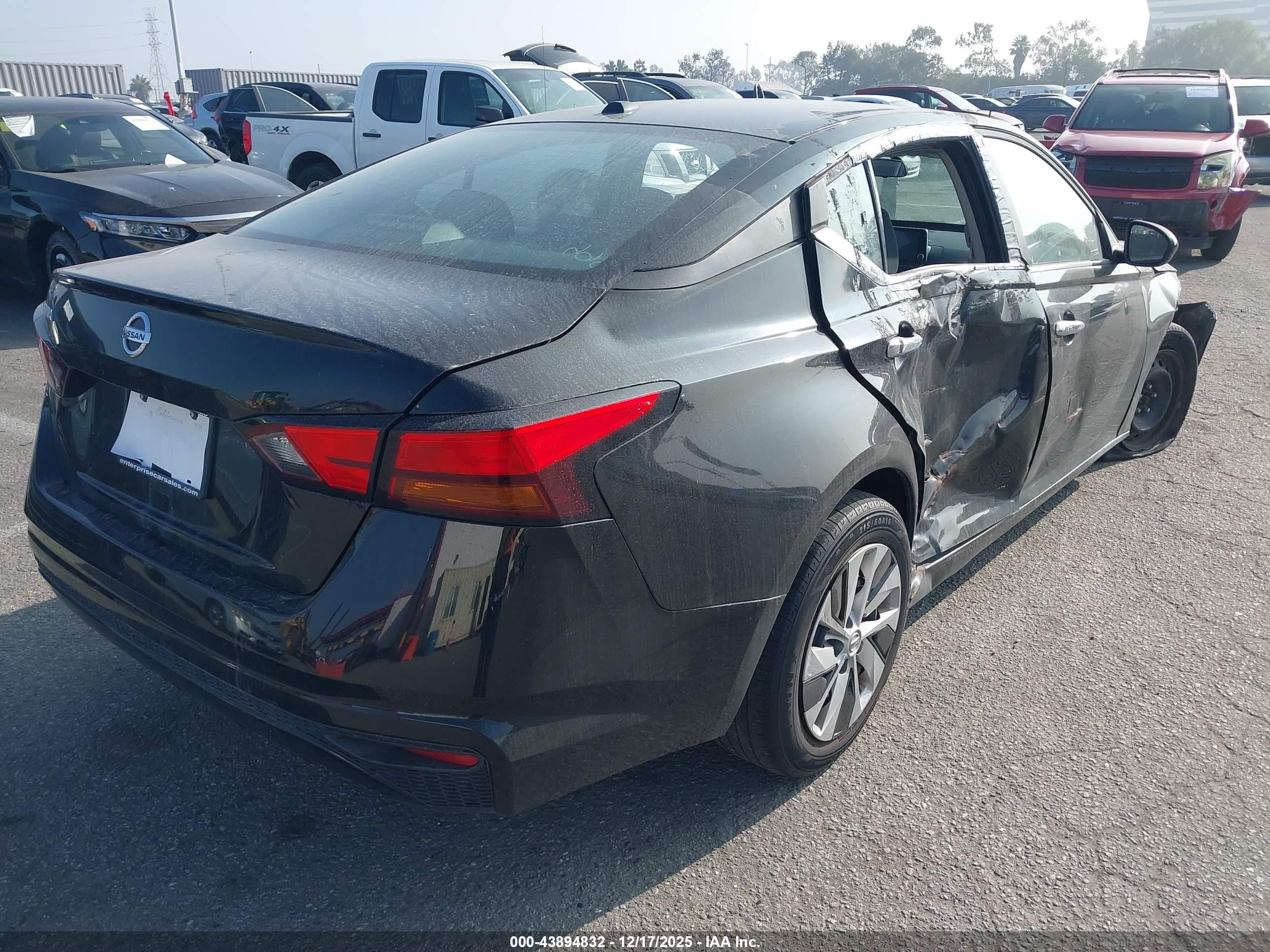 NISSAN ALTIMA image 4