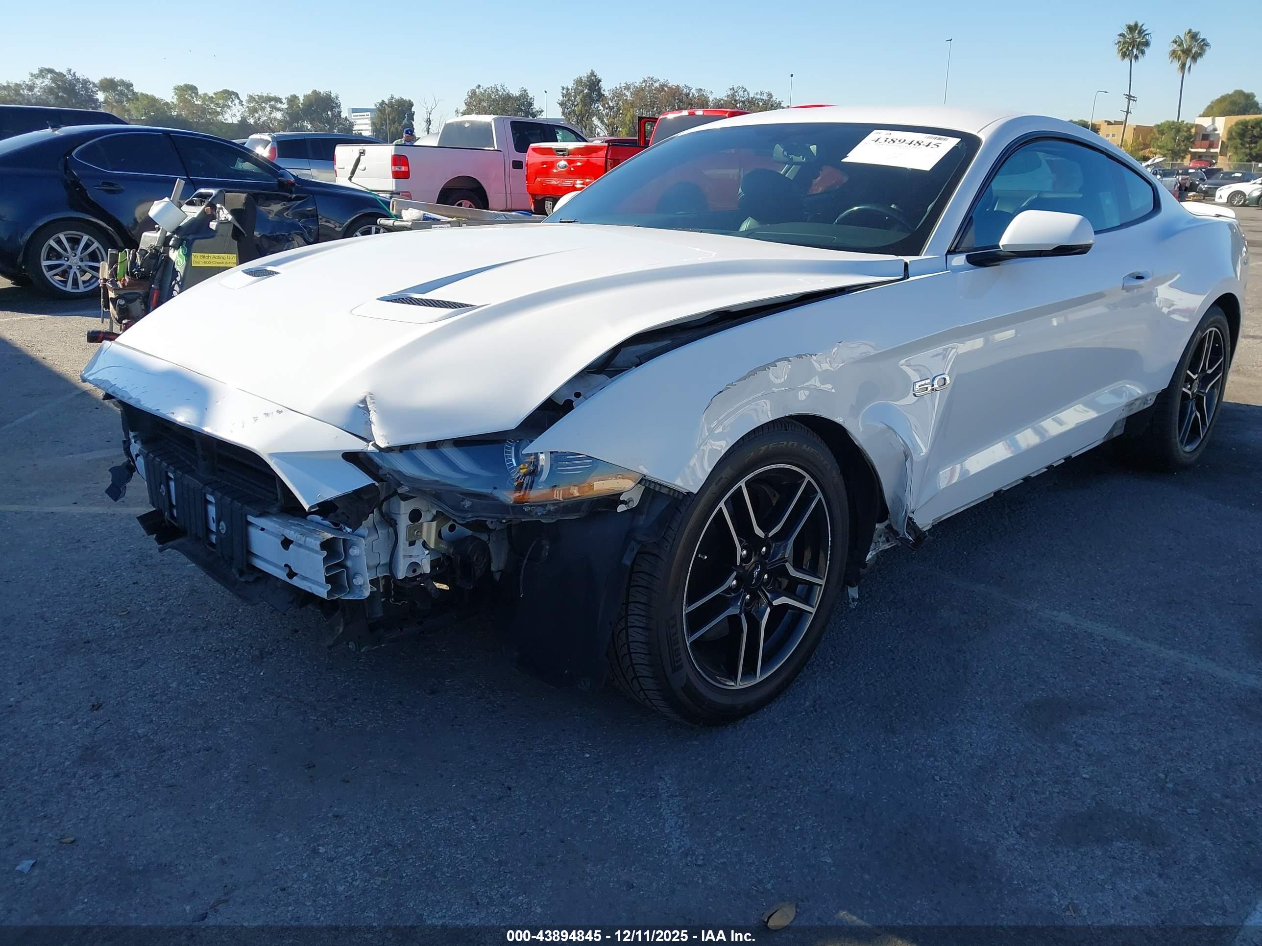 FORD MUSTANG image 2