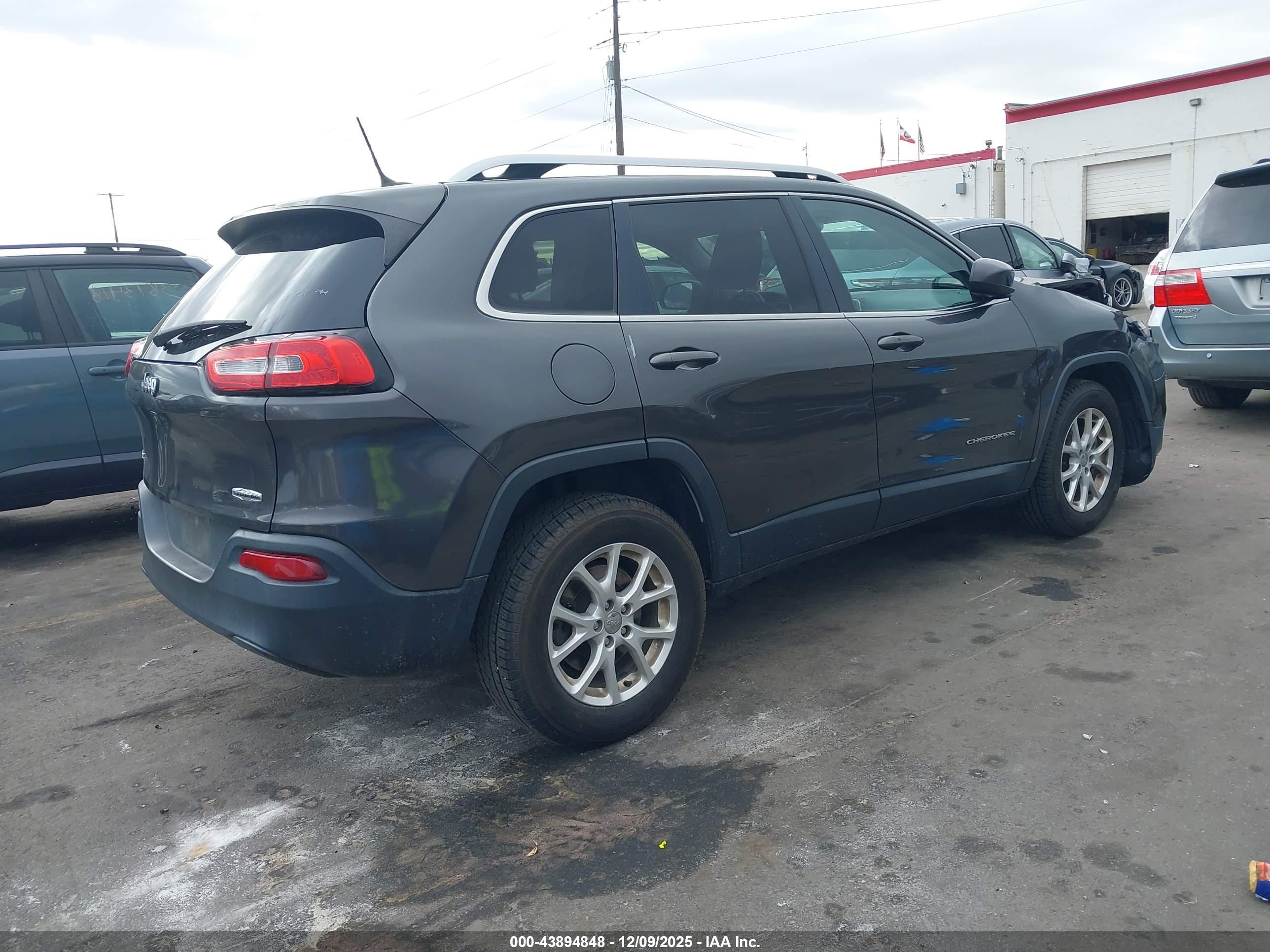 JEEP CHEROKEE image 4