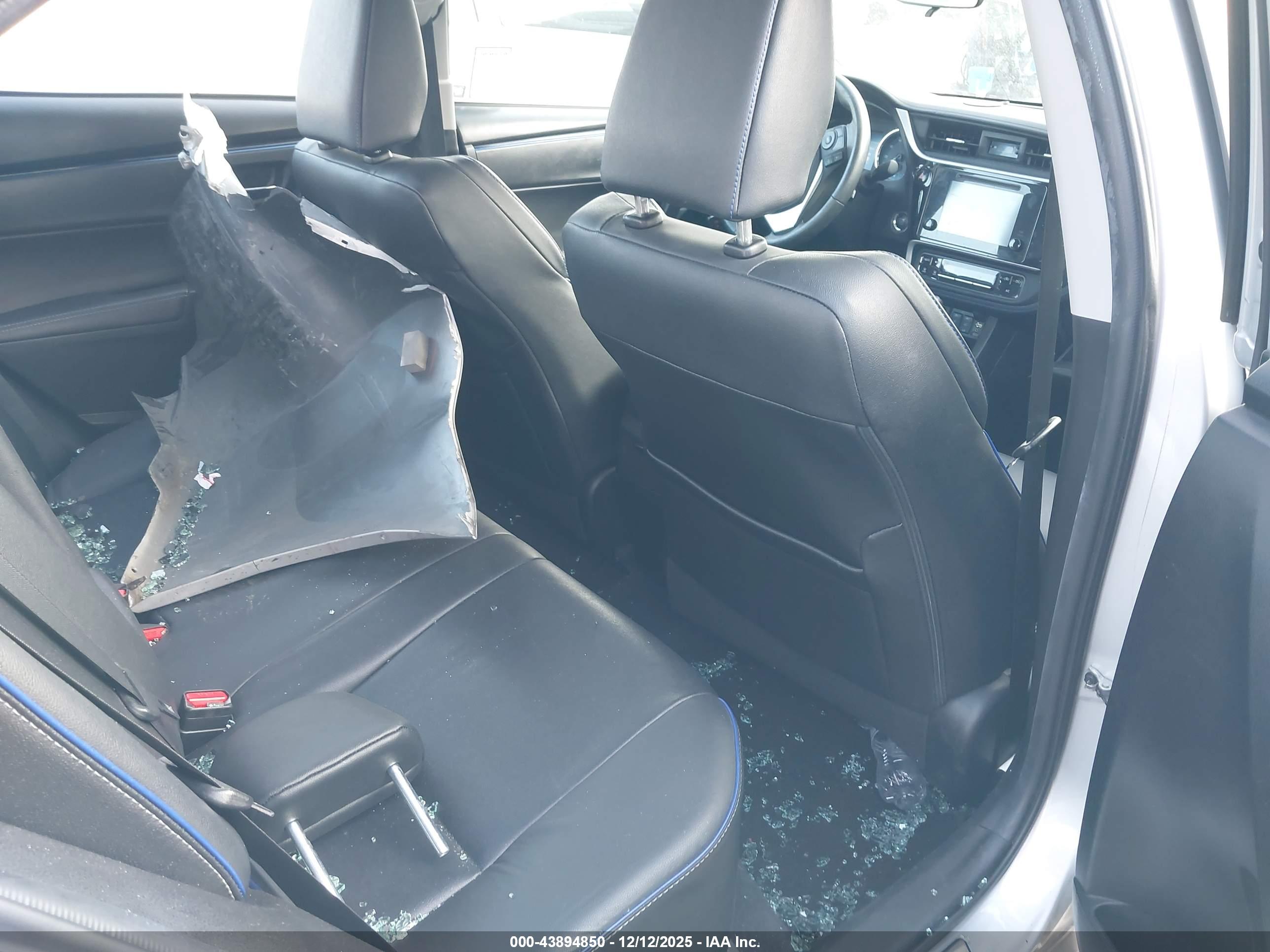TOYOTA COROLLA image 8