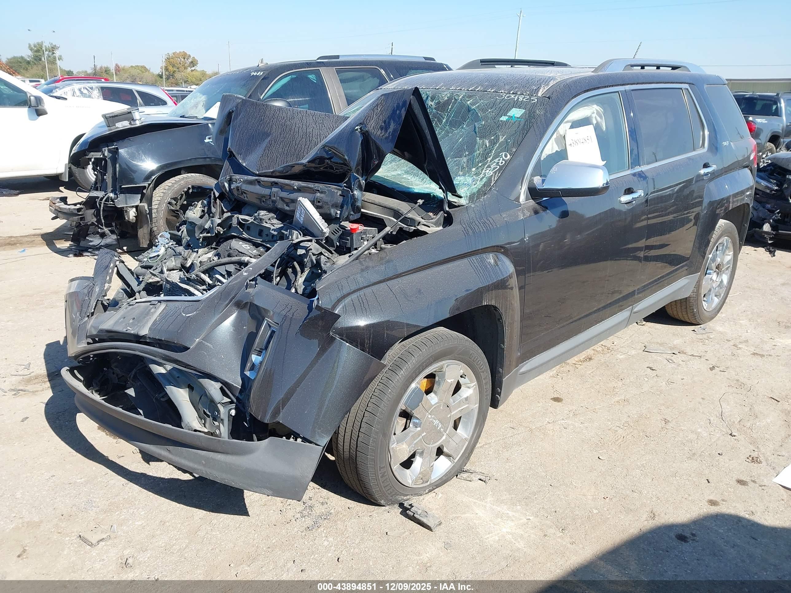 GMC TERRAIN image 2