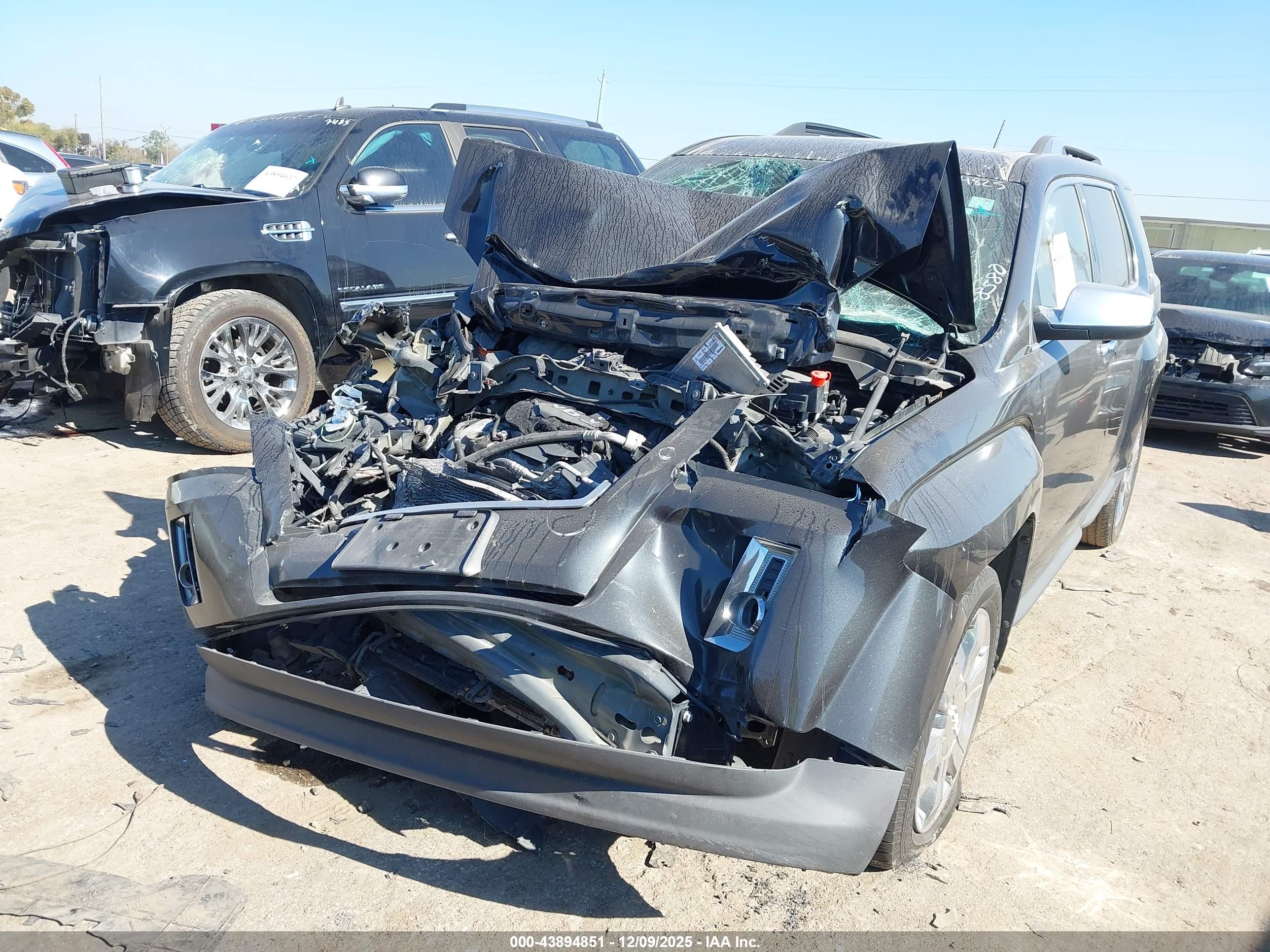 GMC TERRAIN image 6