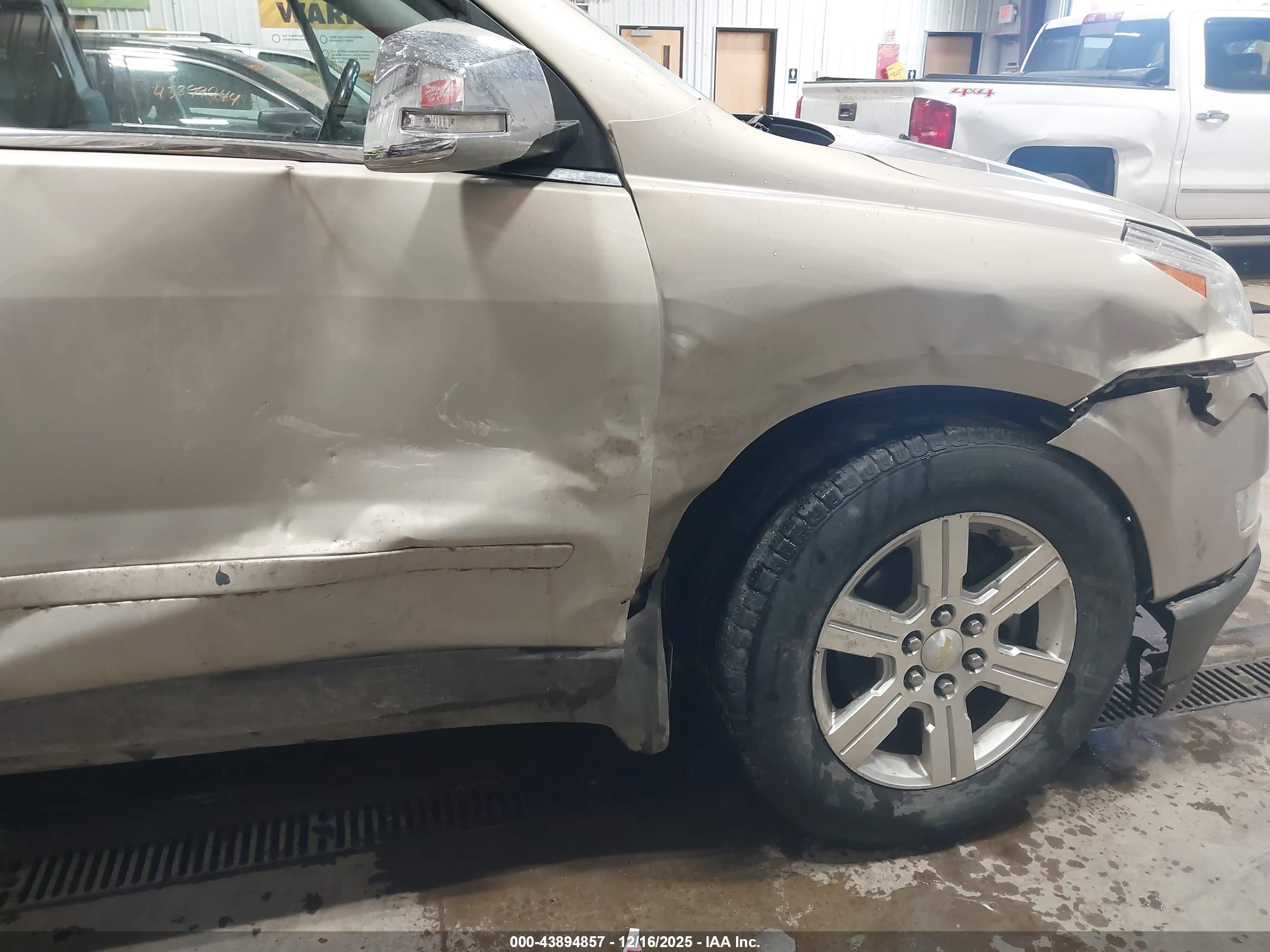 CHEVROLET TRAVERSE image 6