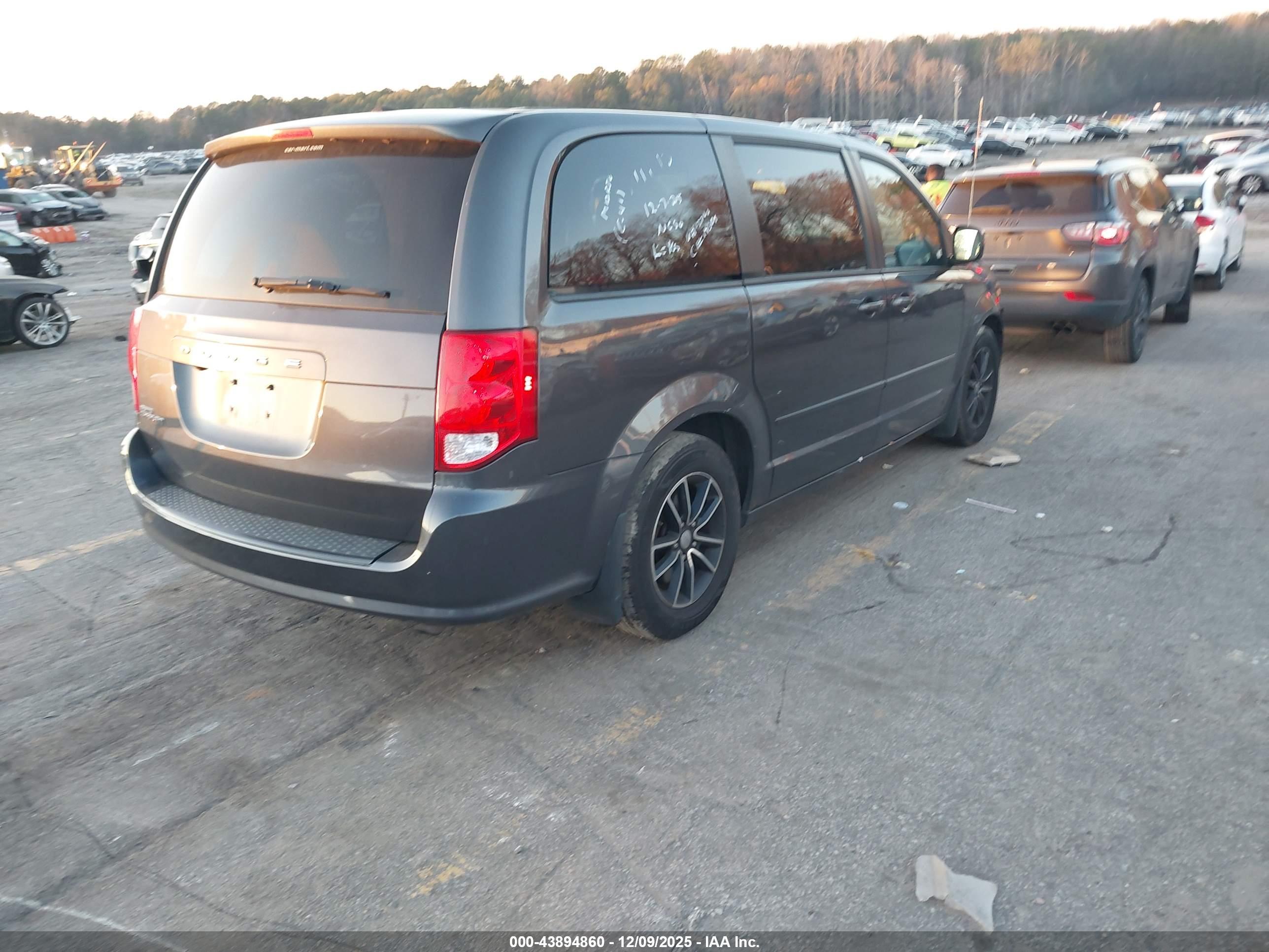 DODGE GRAND image 4