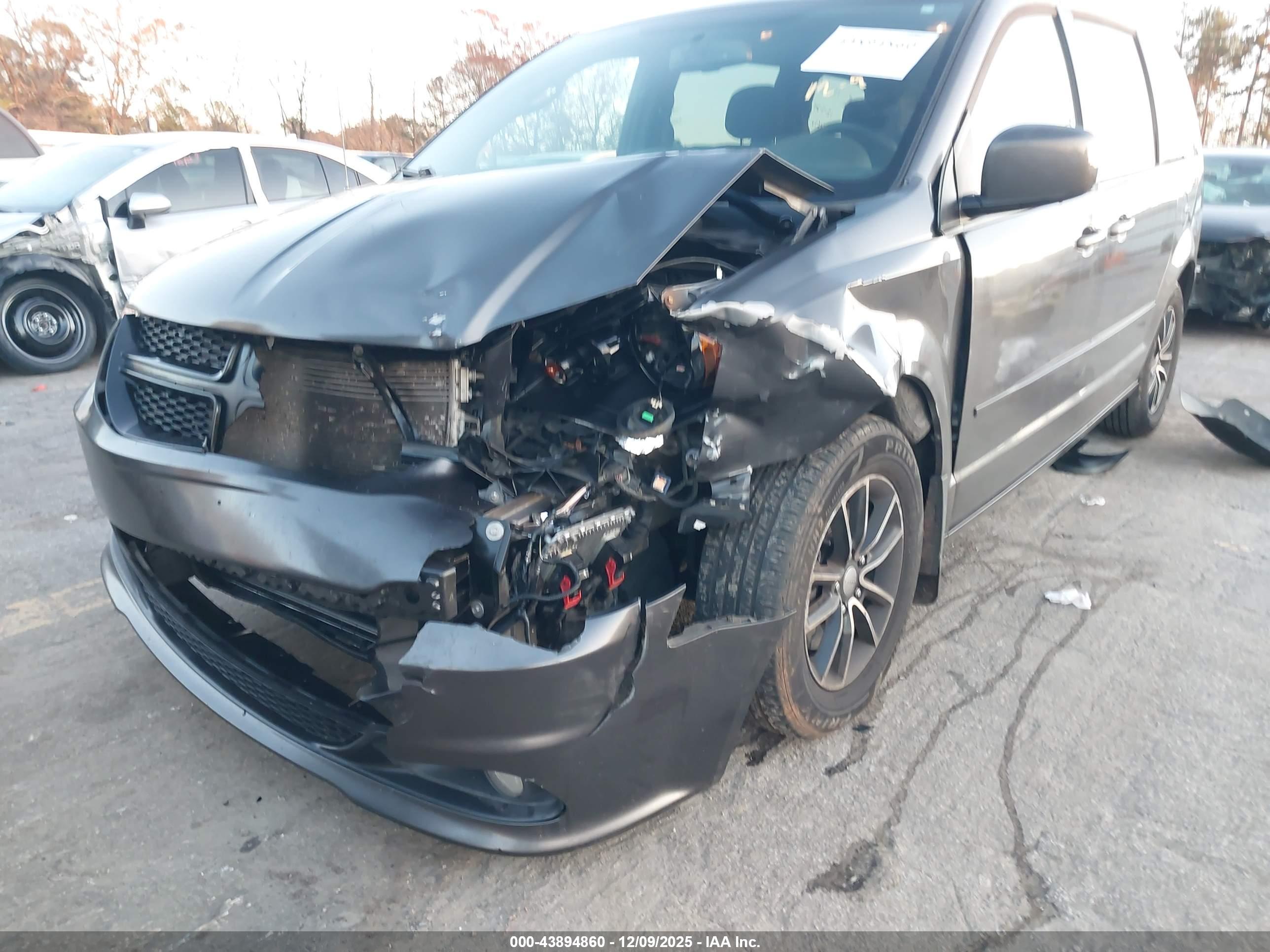 DODGE GRAND image 6