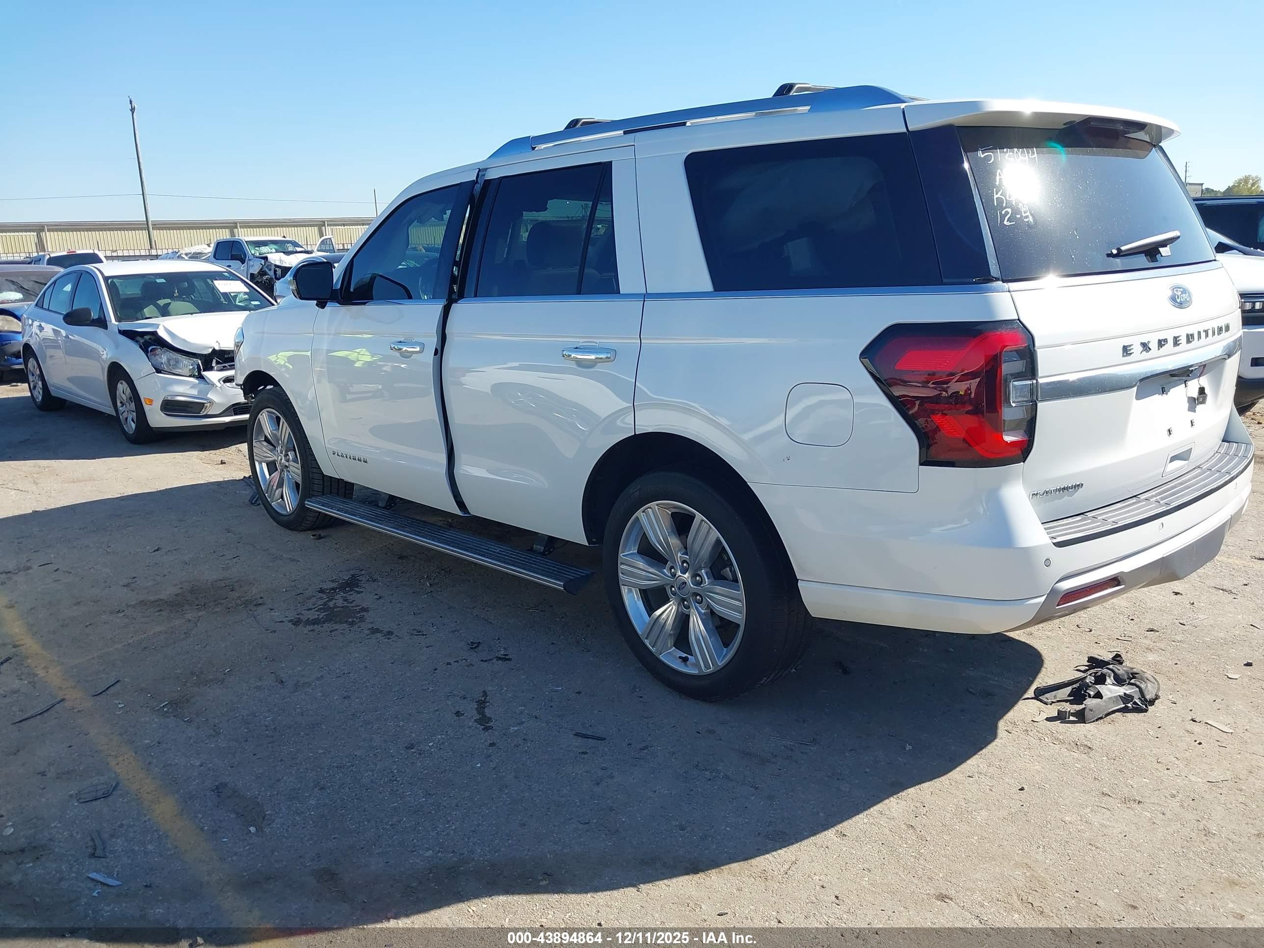 FORD EXPEDITION image 3