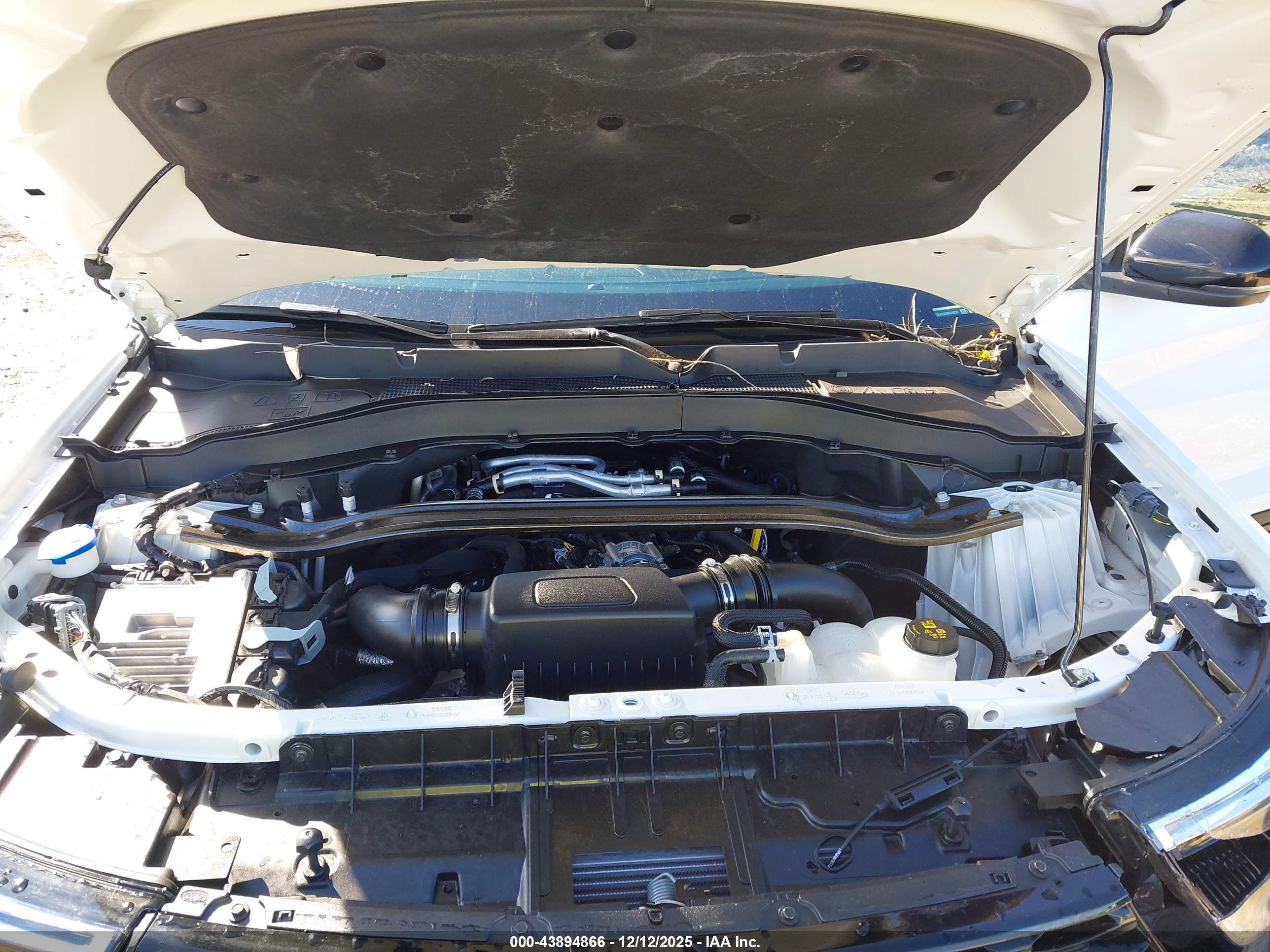 FORD EXPLORER image 10