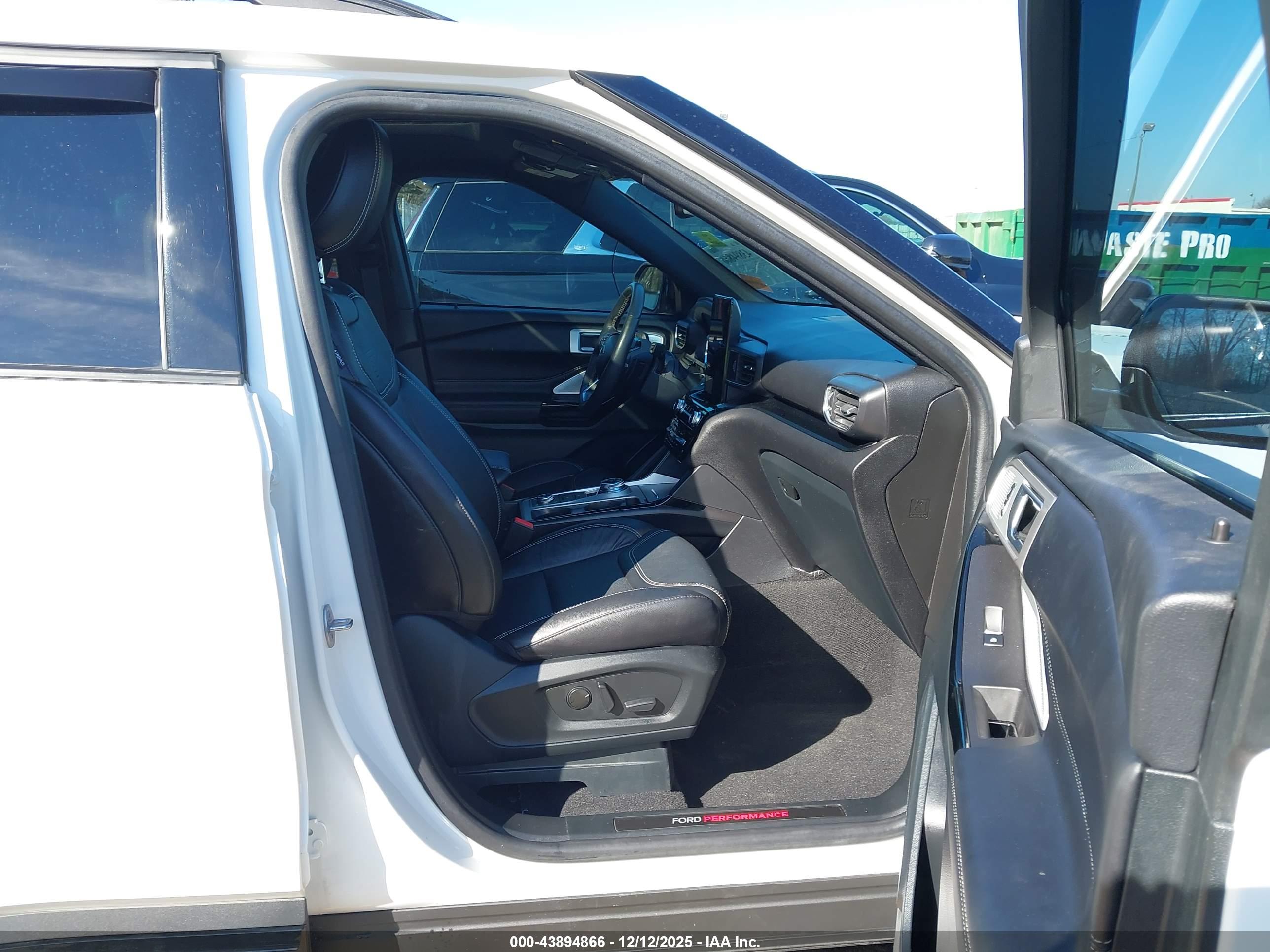 FORD EXPLORER image 5