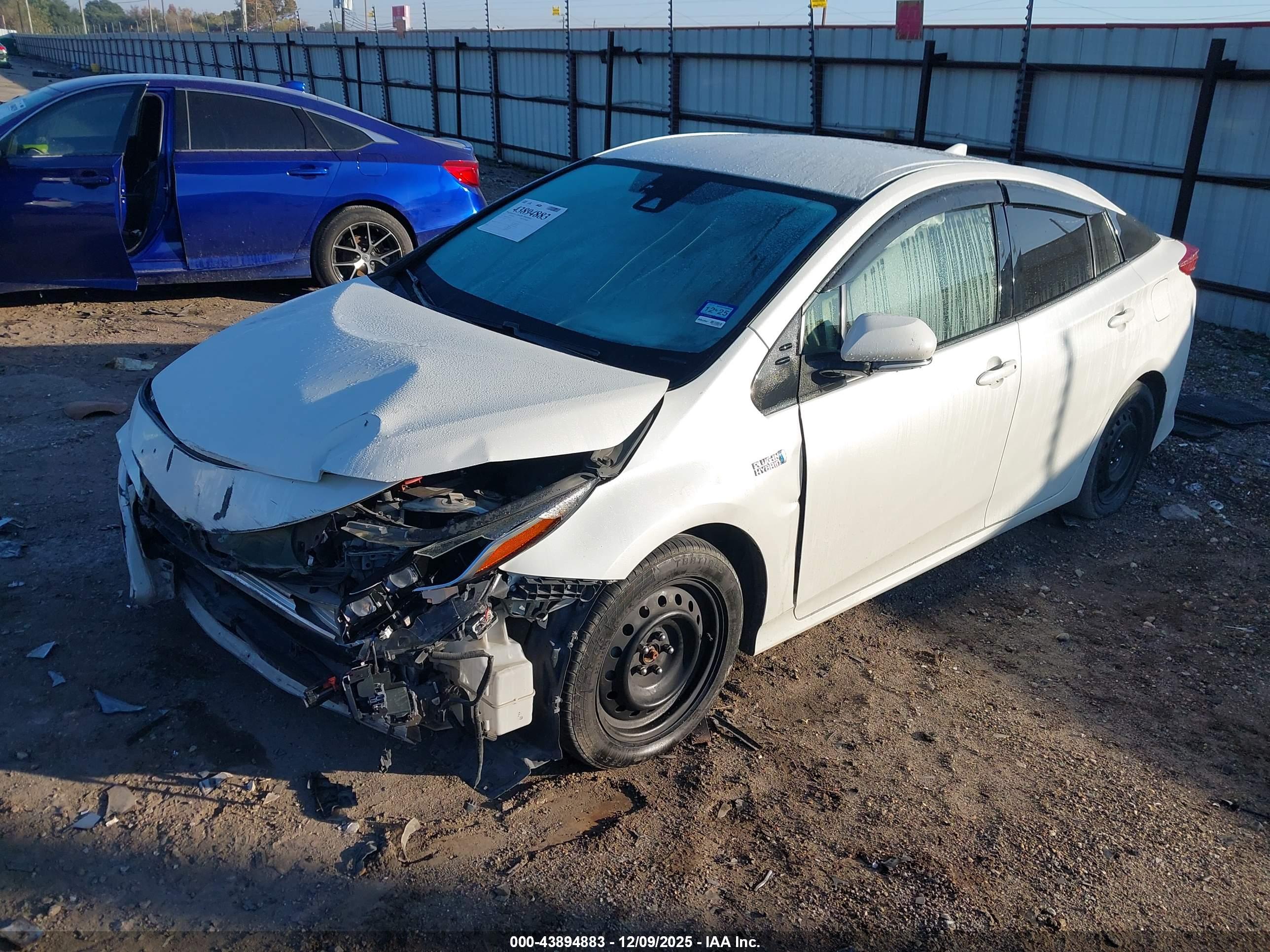 TOYOTA PRIUS image 2