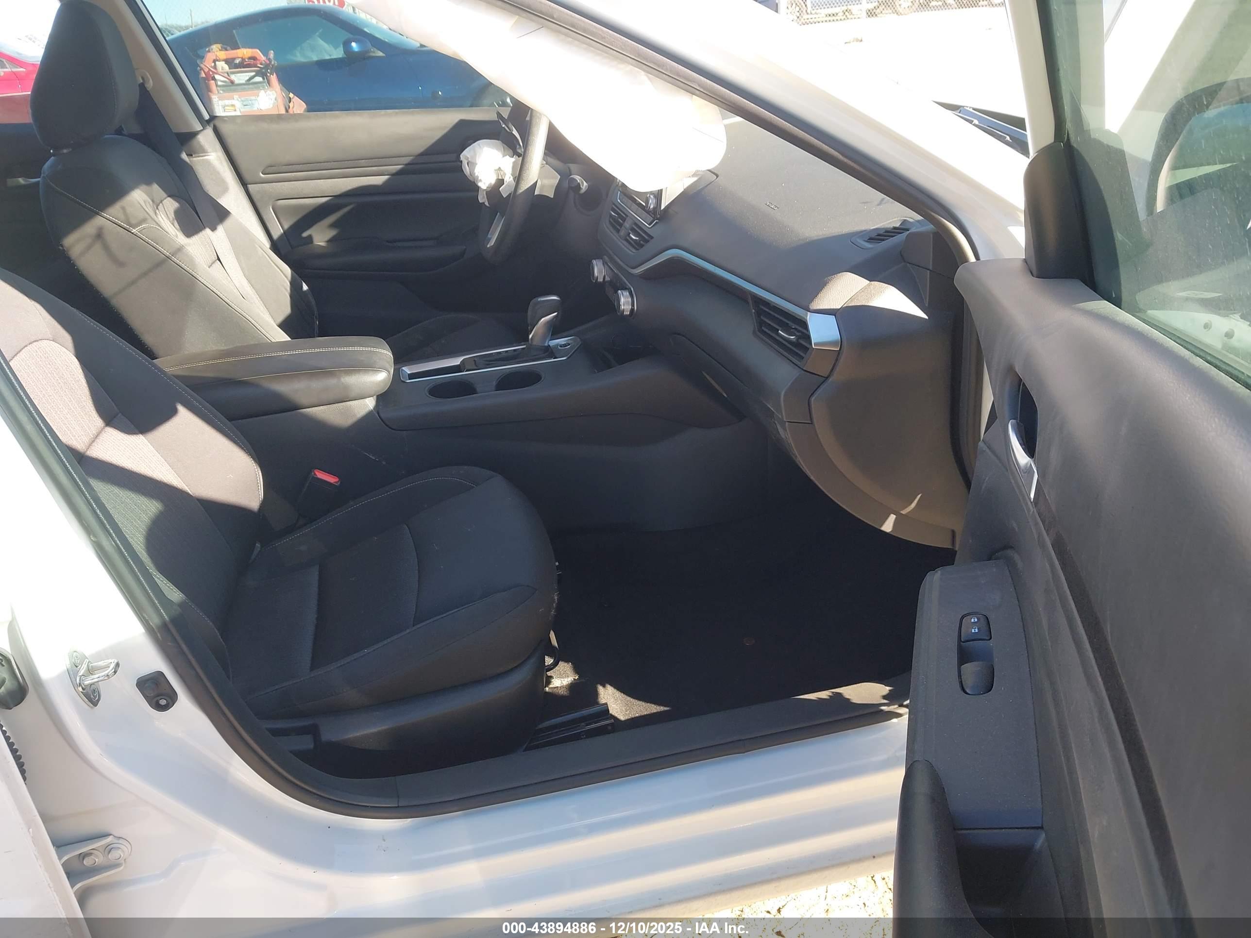 NISSAN ALTIMA image 5