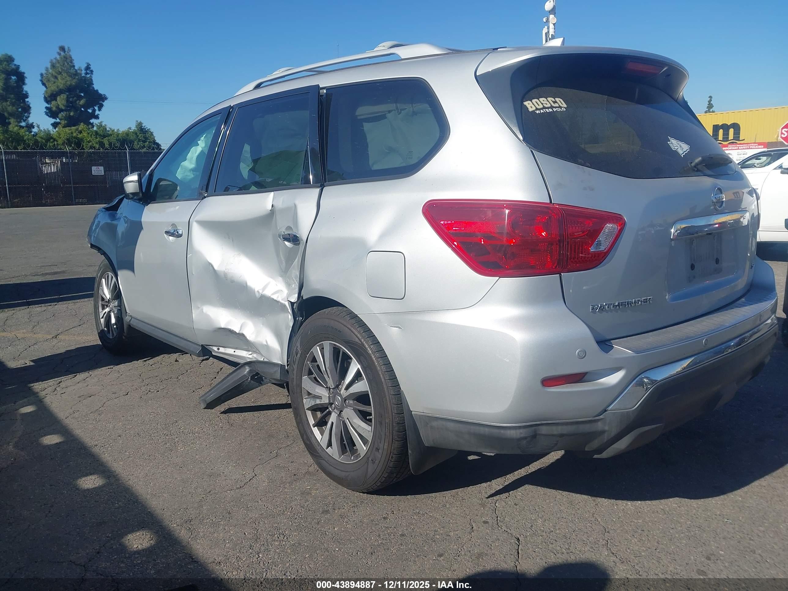 NISSAN PATHFINDER image 3