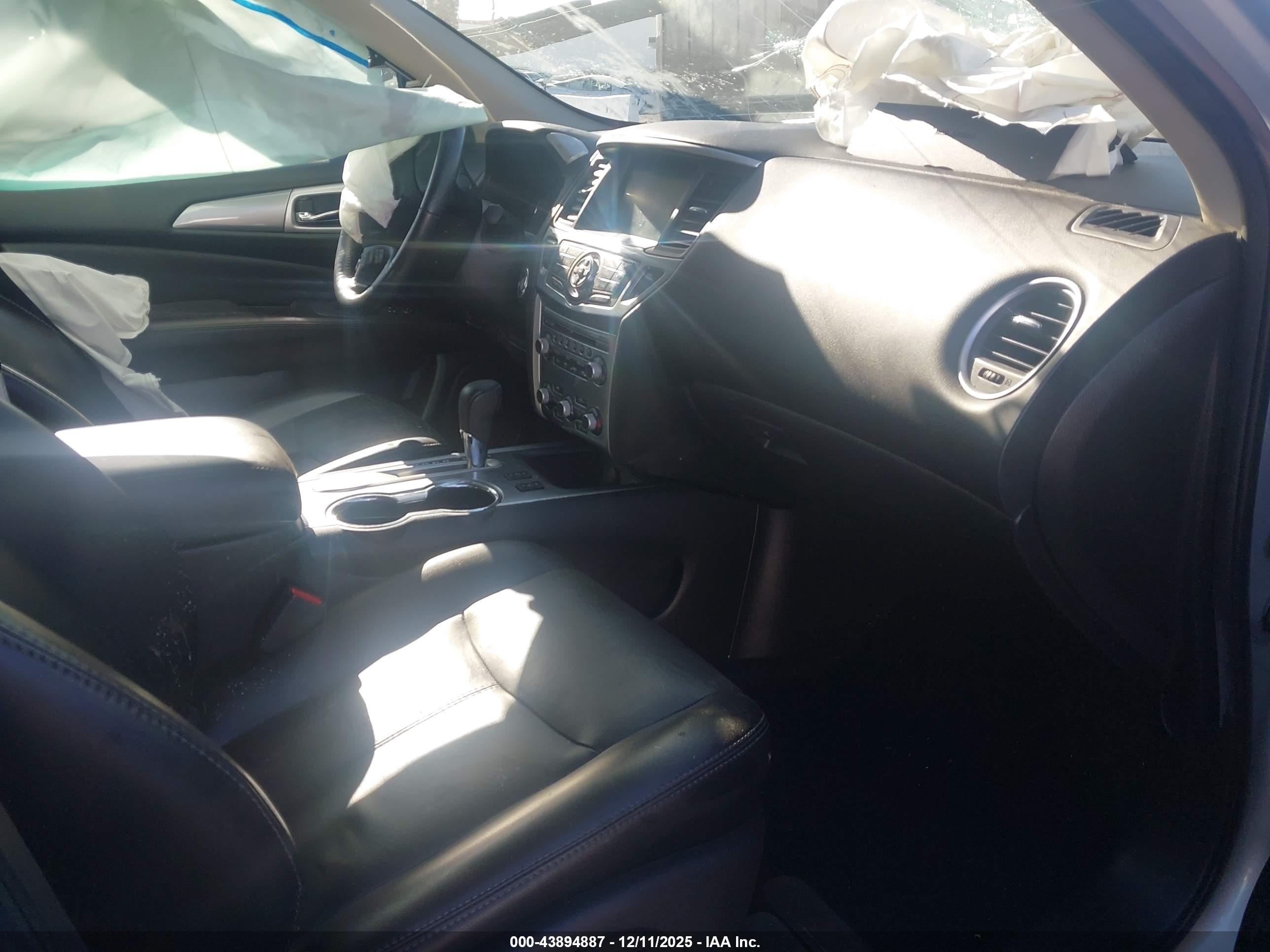 NISSAN PATHFINDER image 5