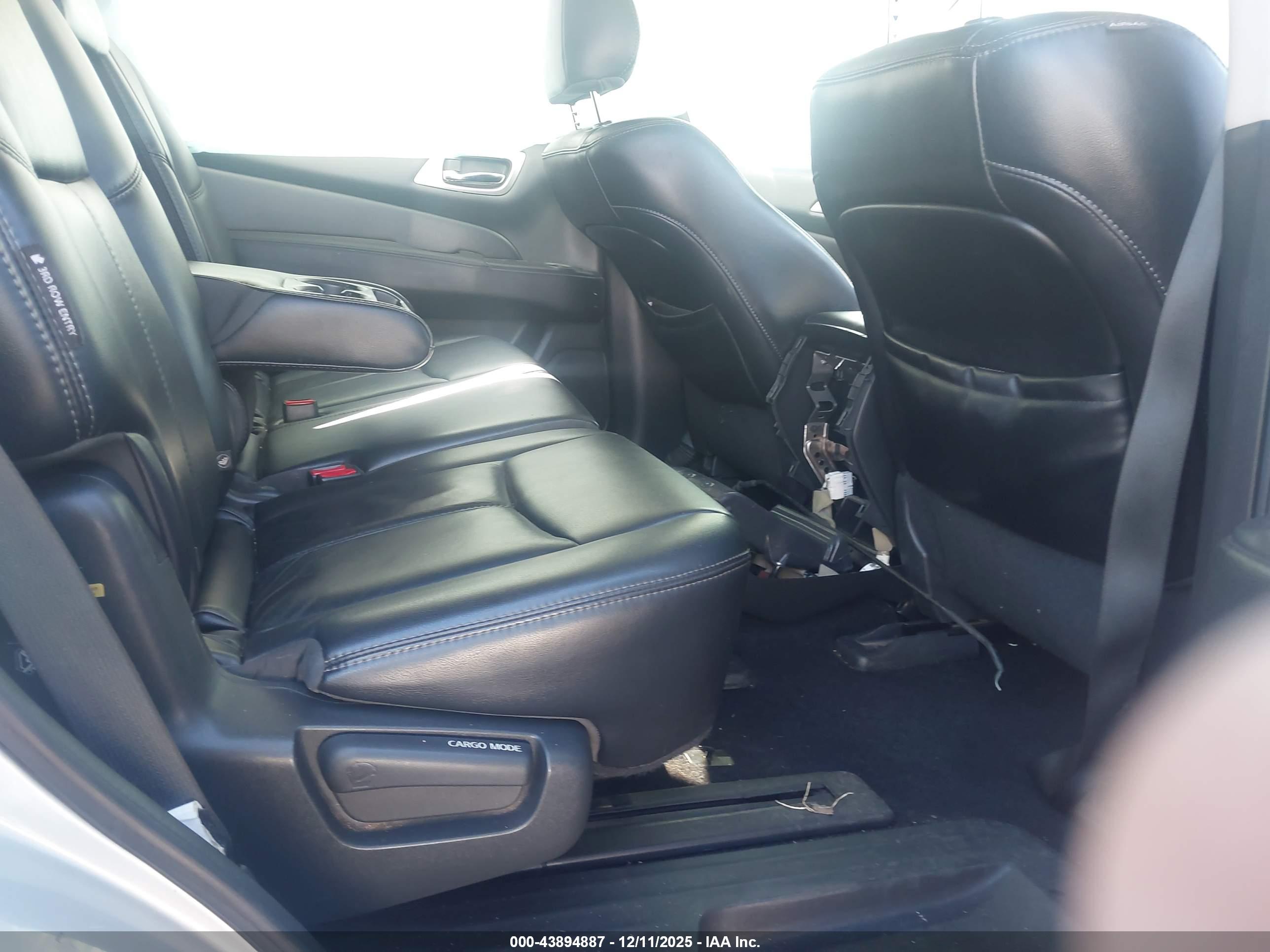 NISSAN PATHFINDER image 8
