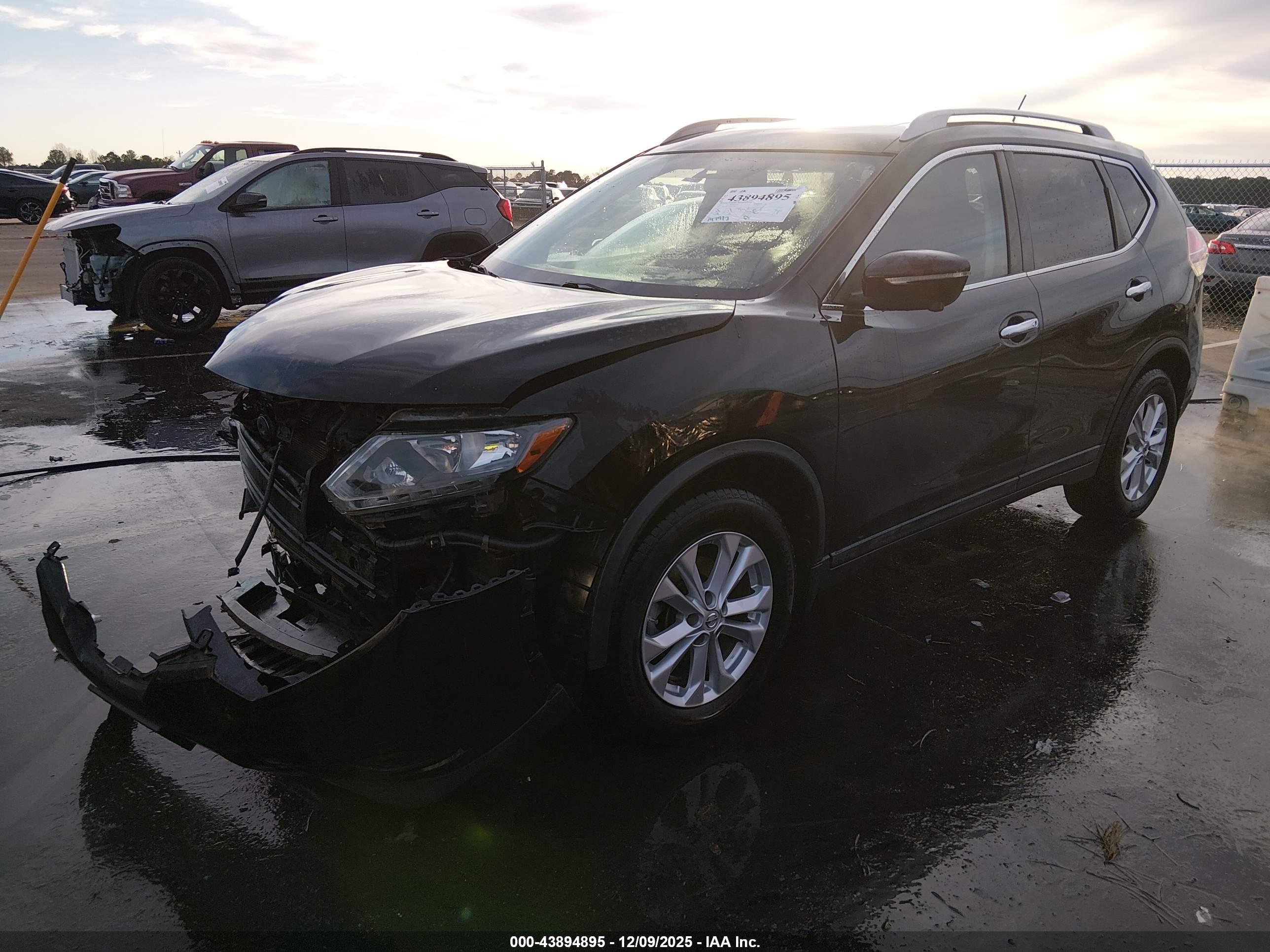 NISSAN ROGUE image 2