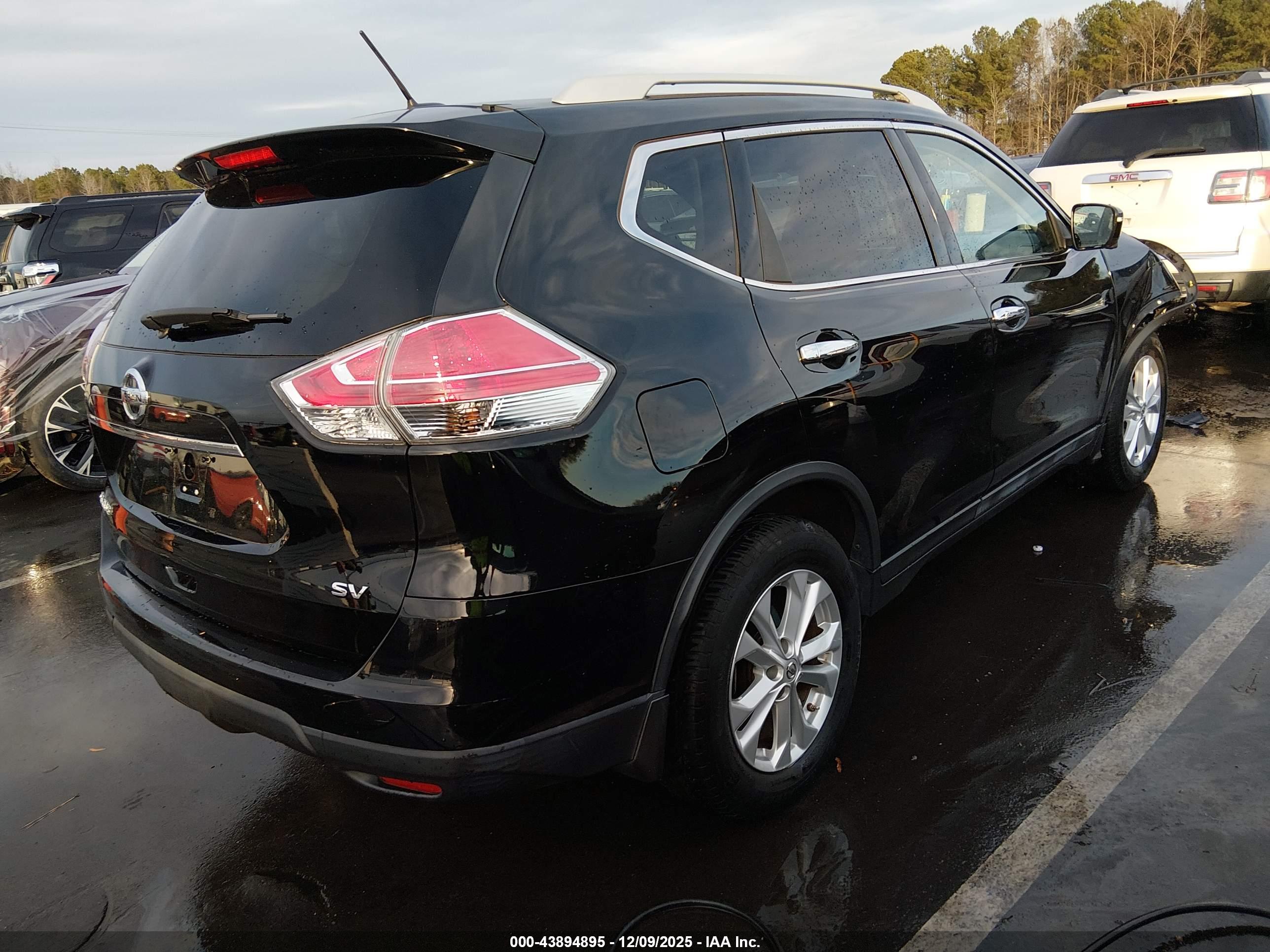 NISSAN ROGUE image 4