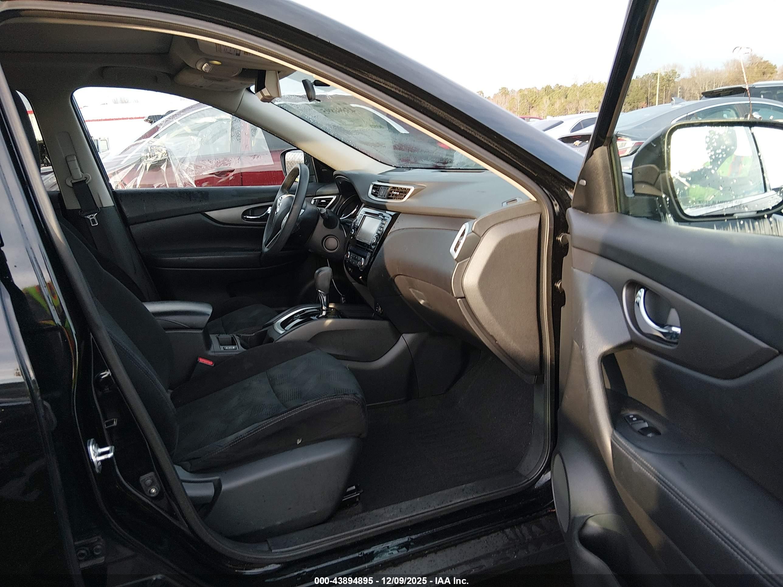 NISSAN ROGUE image 5