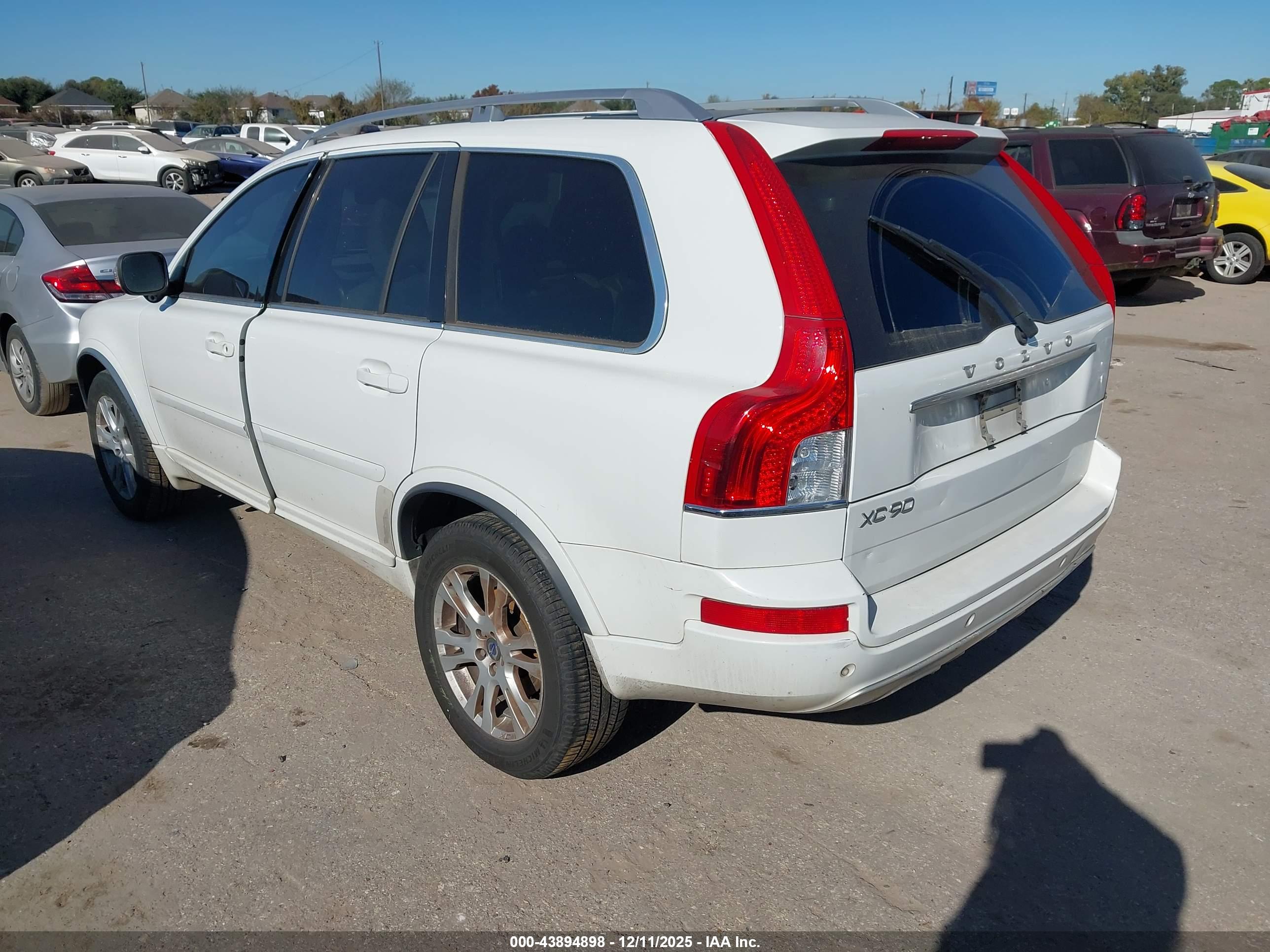 VOLVO XC90 image 3