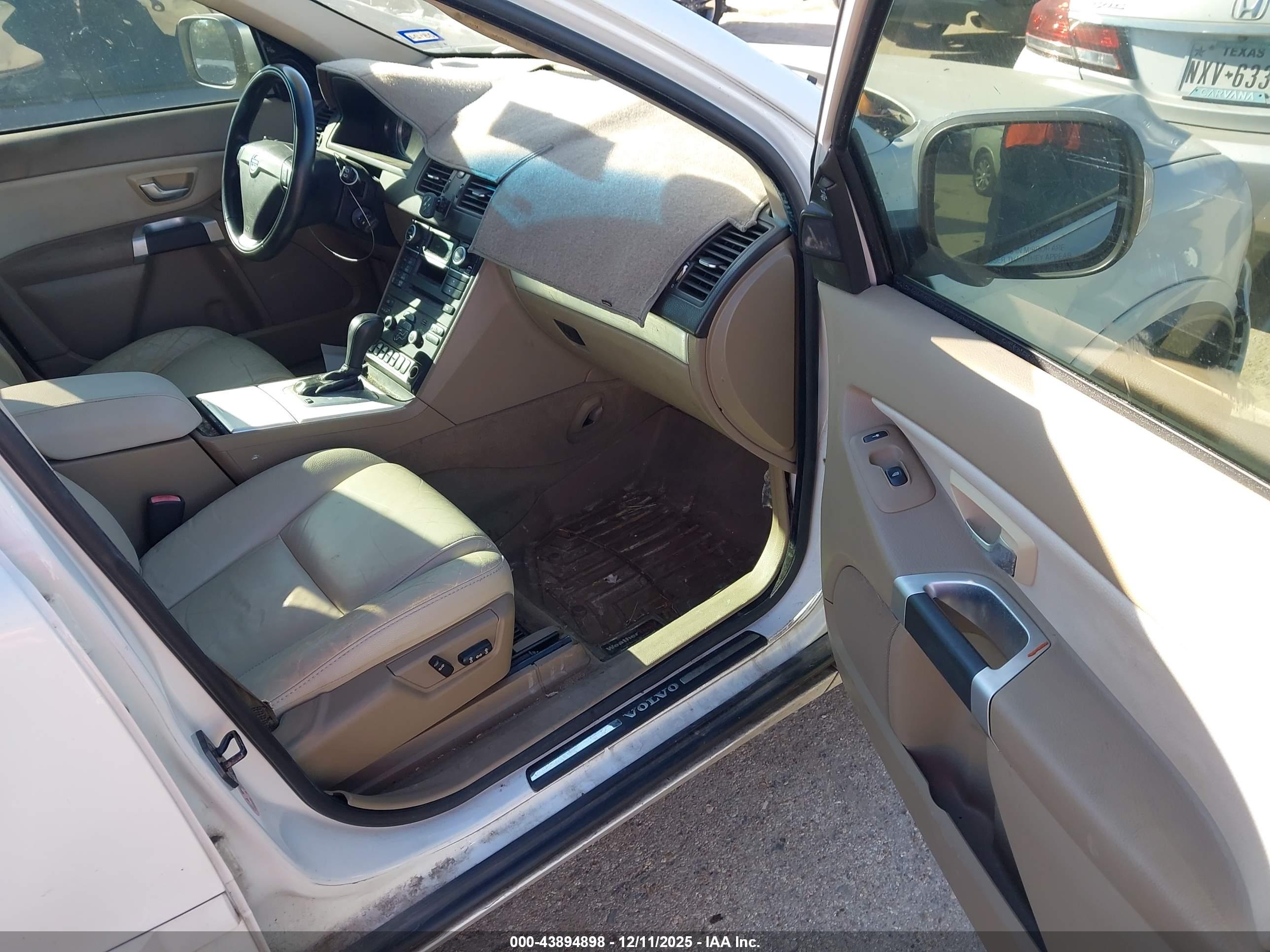 VOLVO XC90 image 5