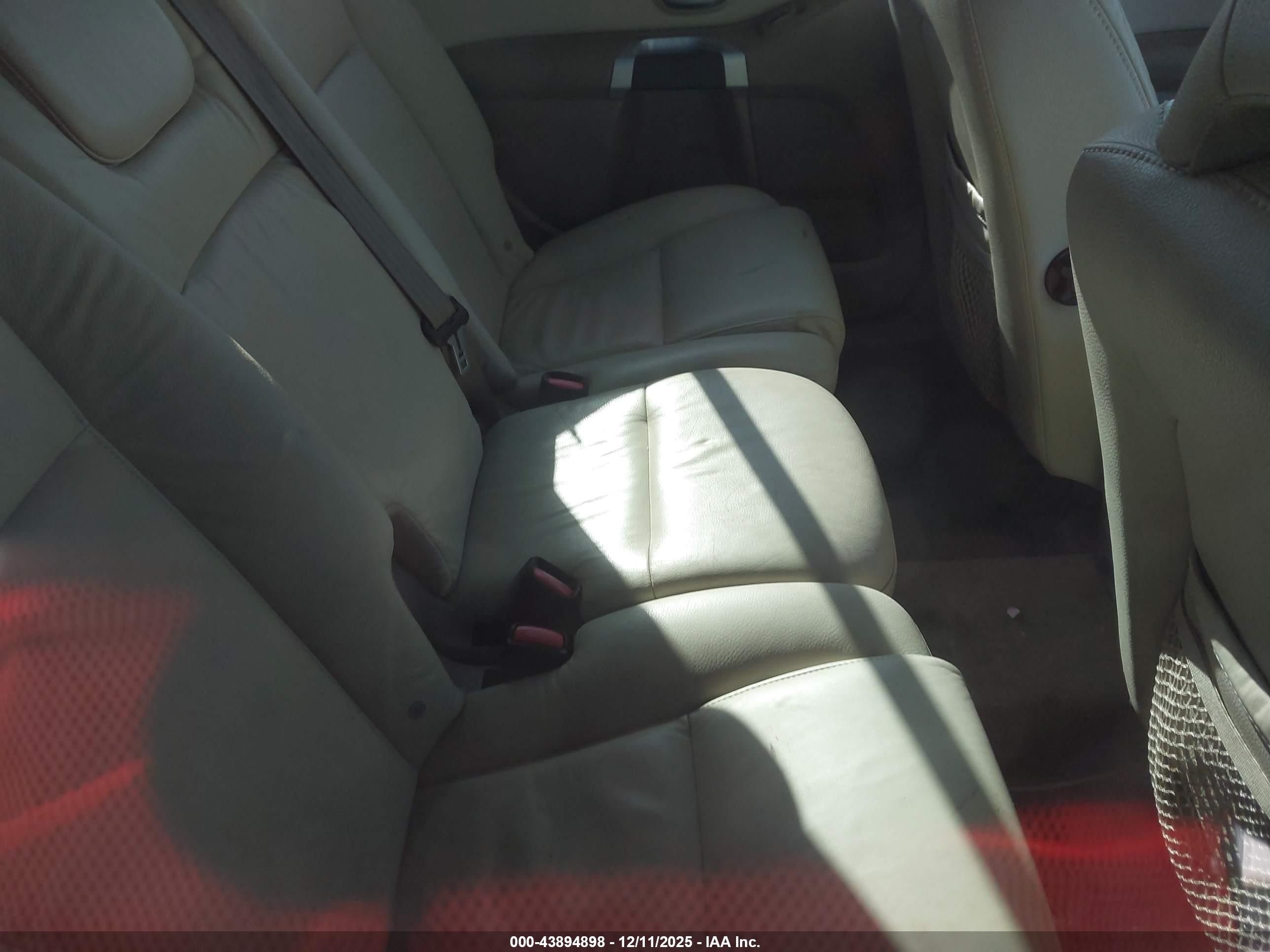 VOLVO XC90 image 8