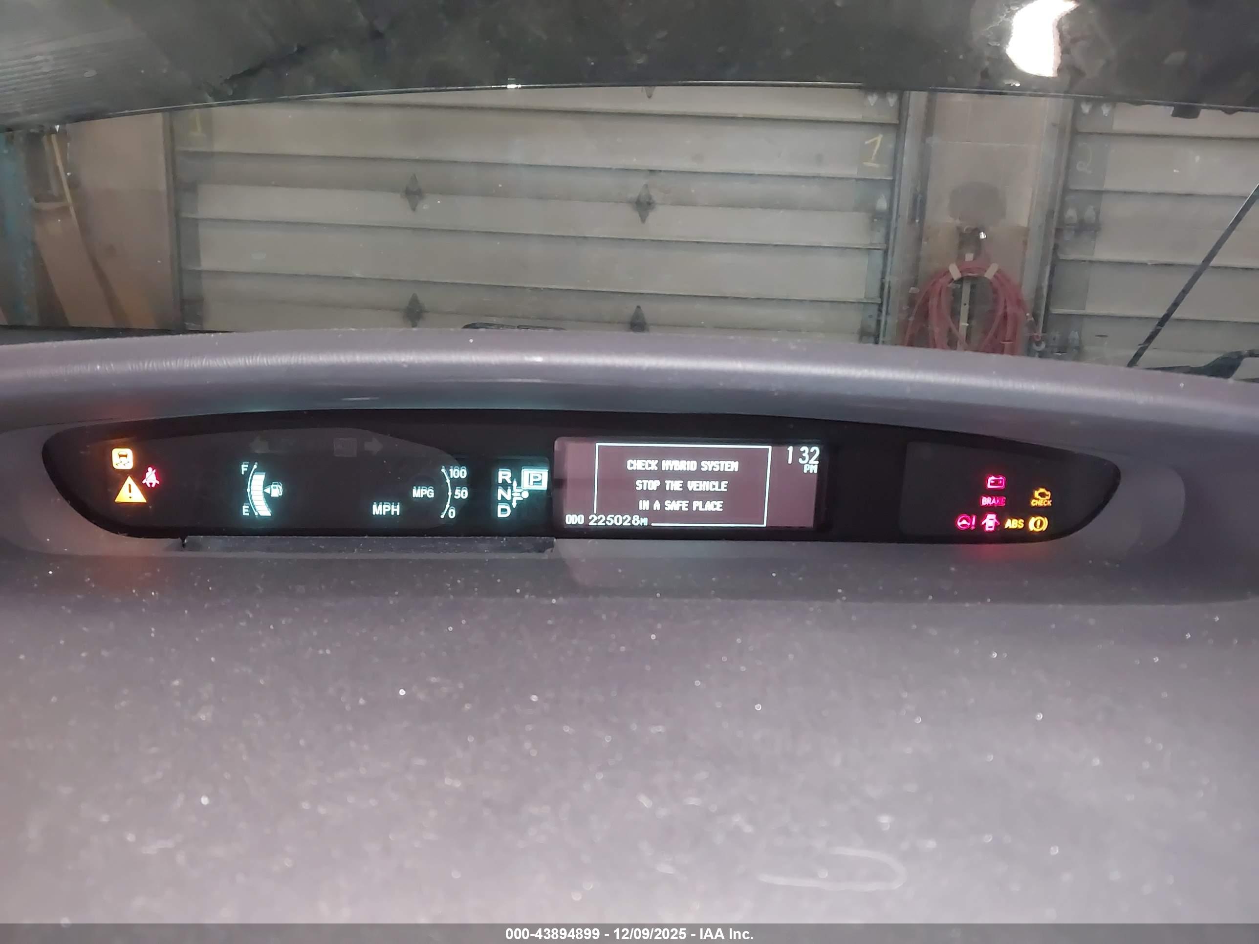 TOYOTA PRIUS image 7