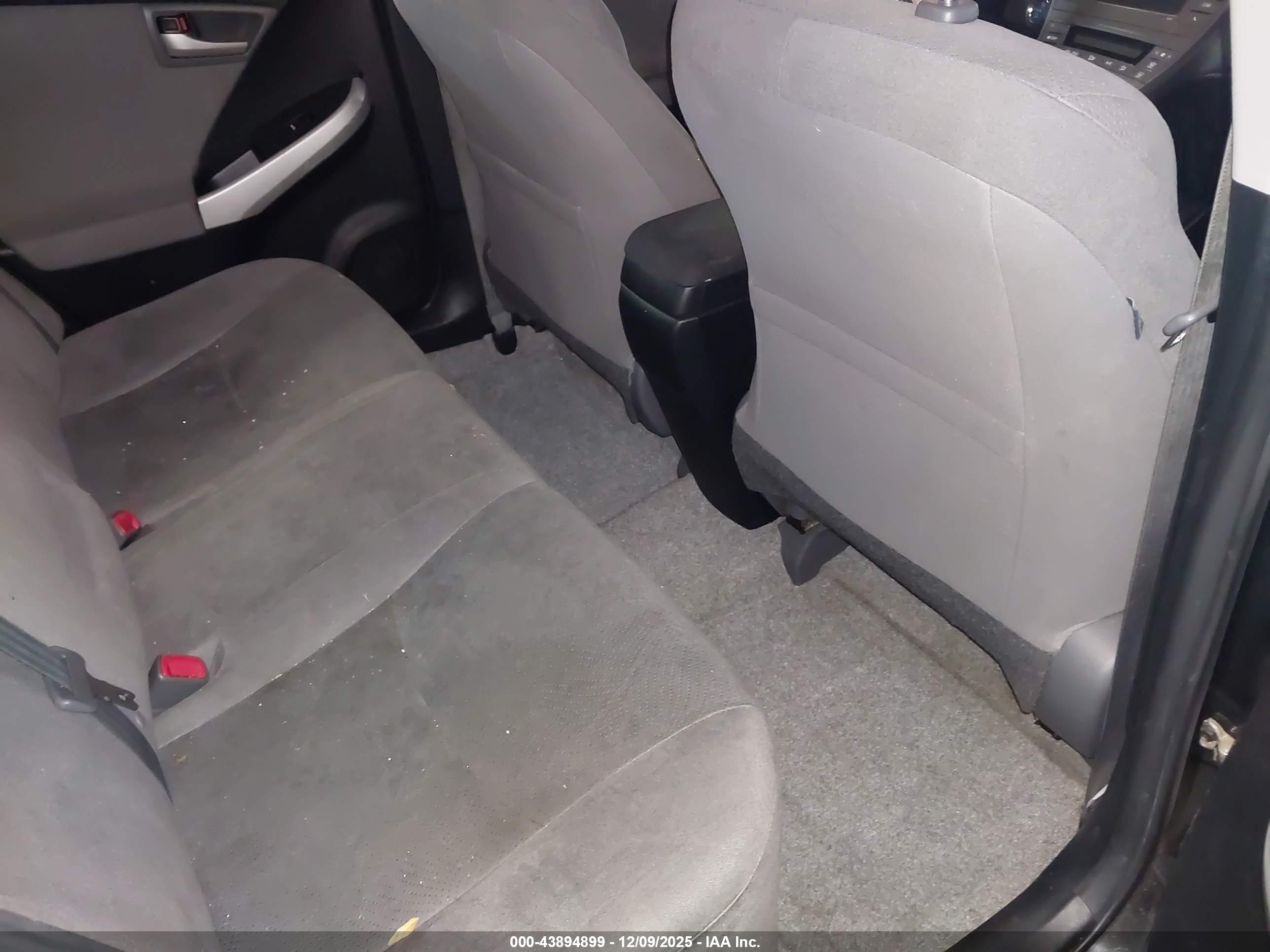 TOYOTA PRIUS image 8