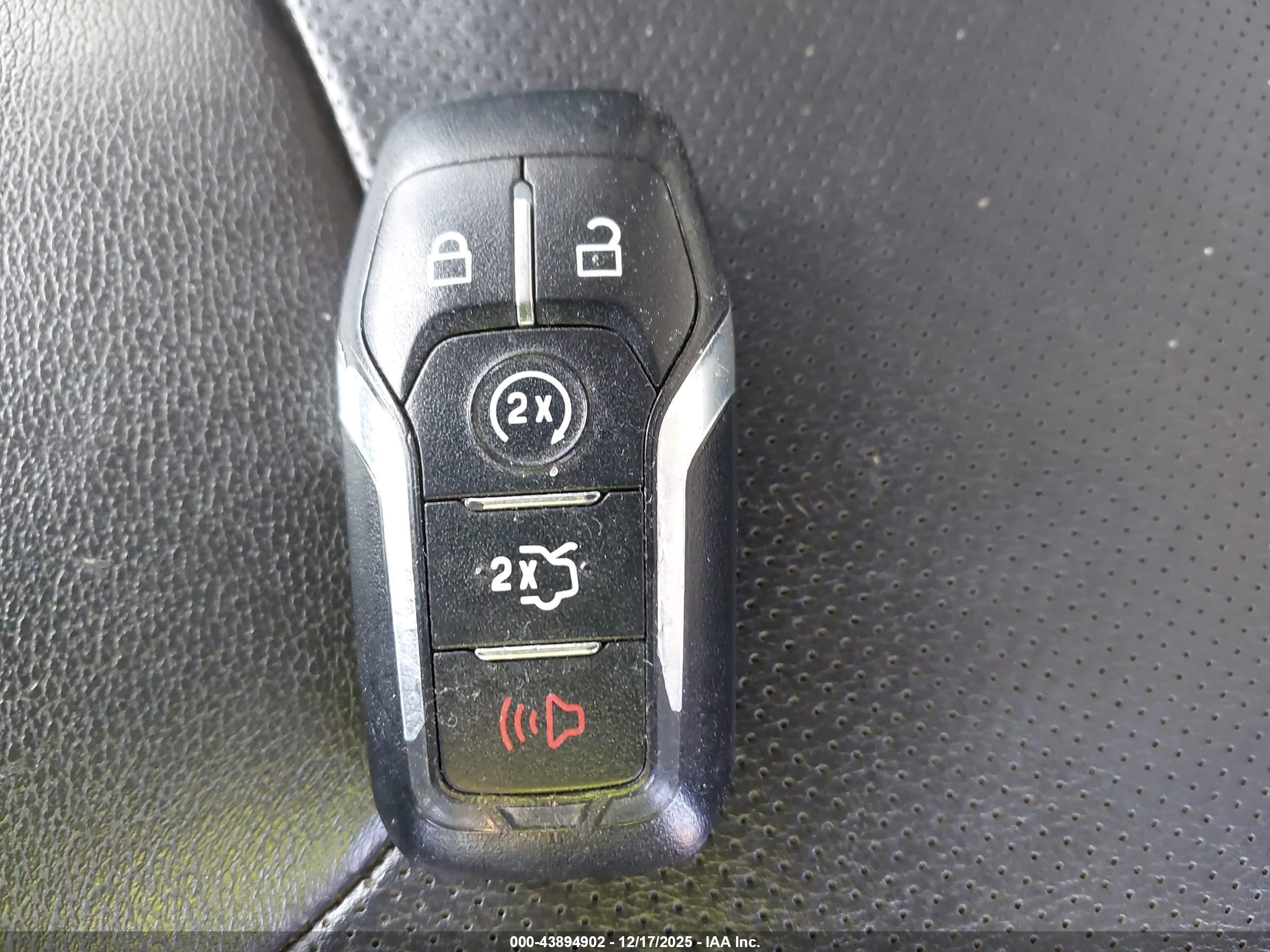FORD FUSION image 11