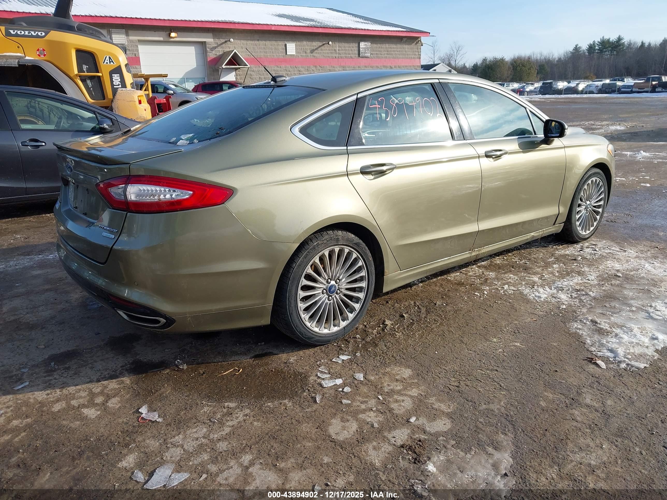 FORD FUSION image 4