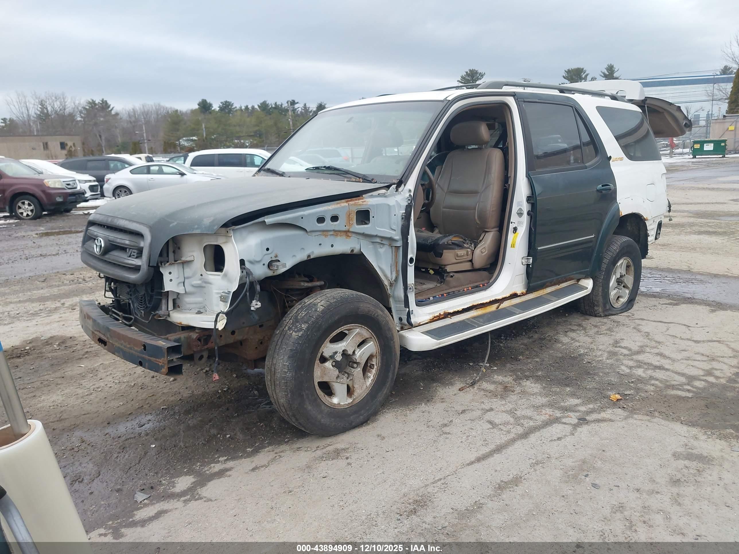 TOYOTA SEQUOIA image 2