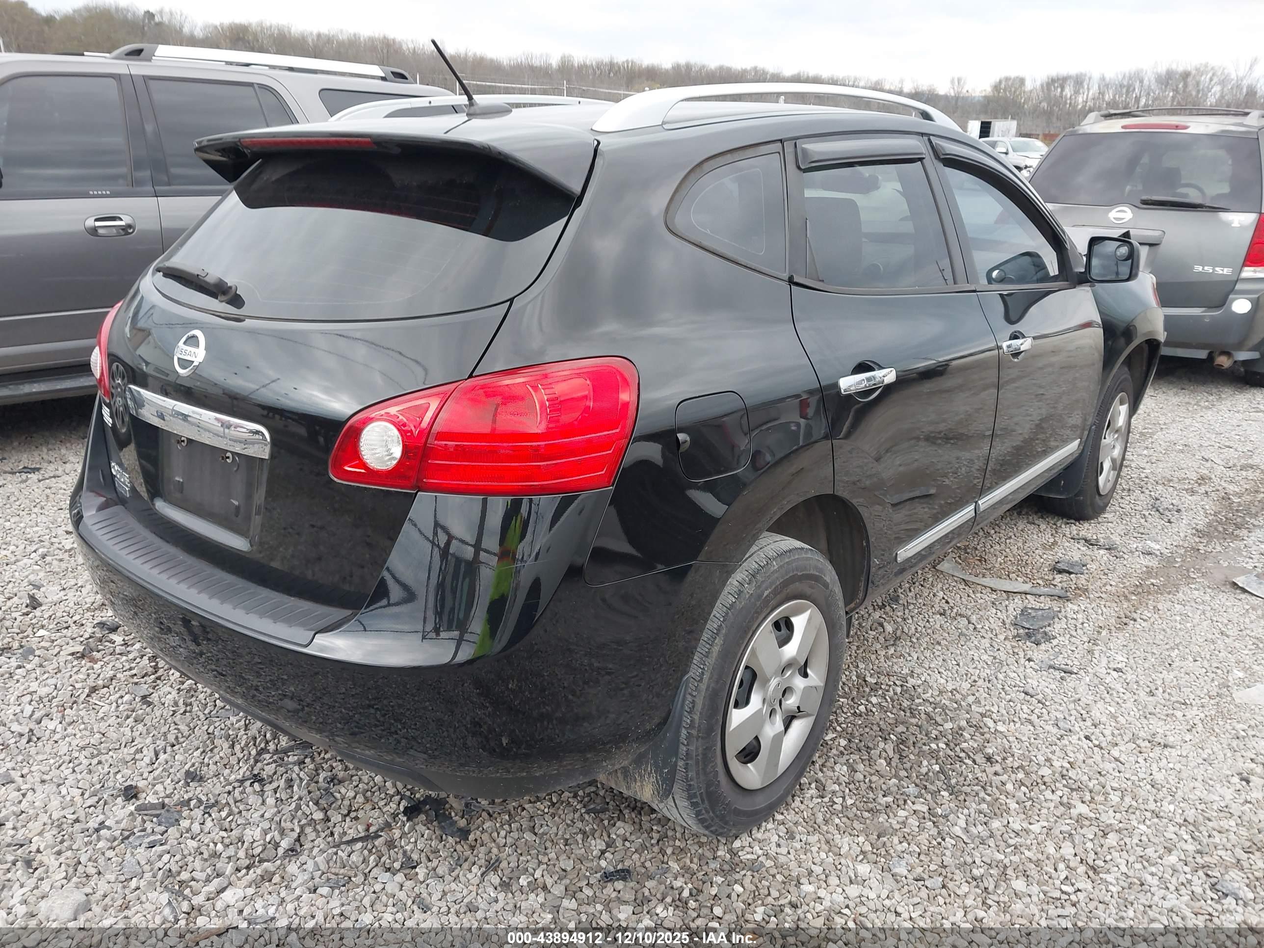 NISSAN ROGUE image 4
